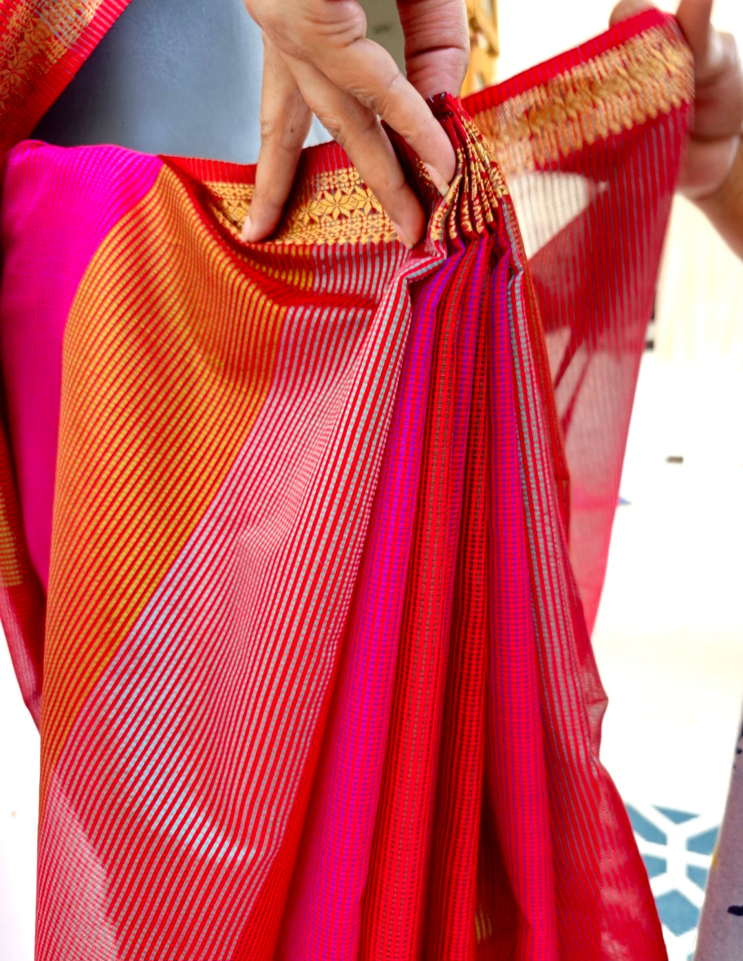 Maheshwari Marvels: Discover Garbh Reshmi Checks and "Phool Kinar" Sarees.