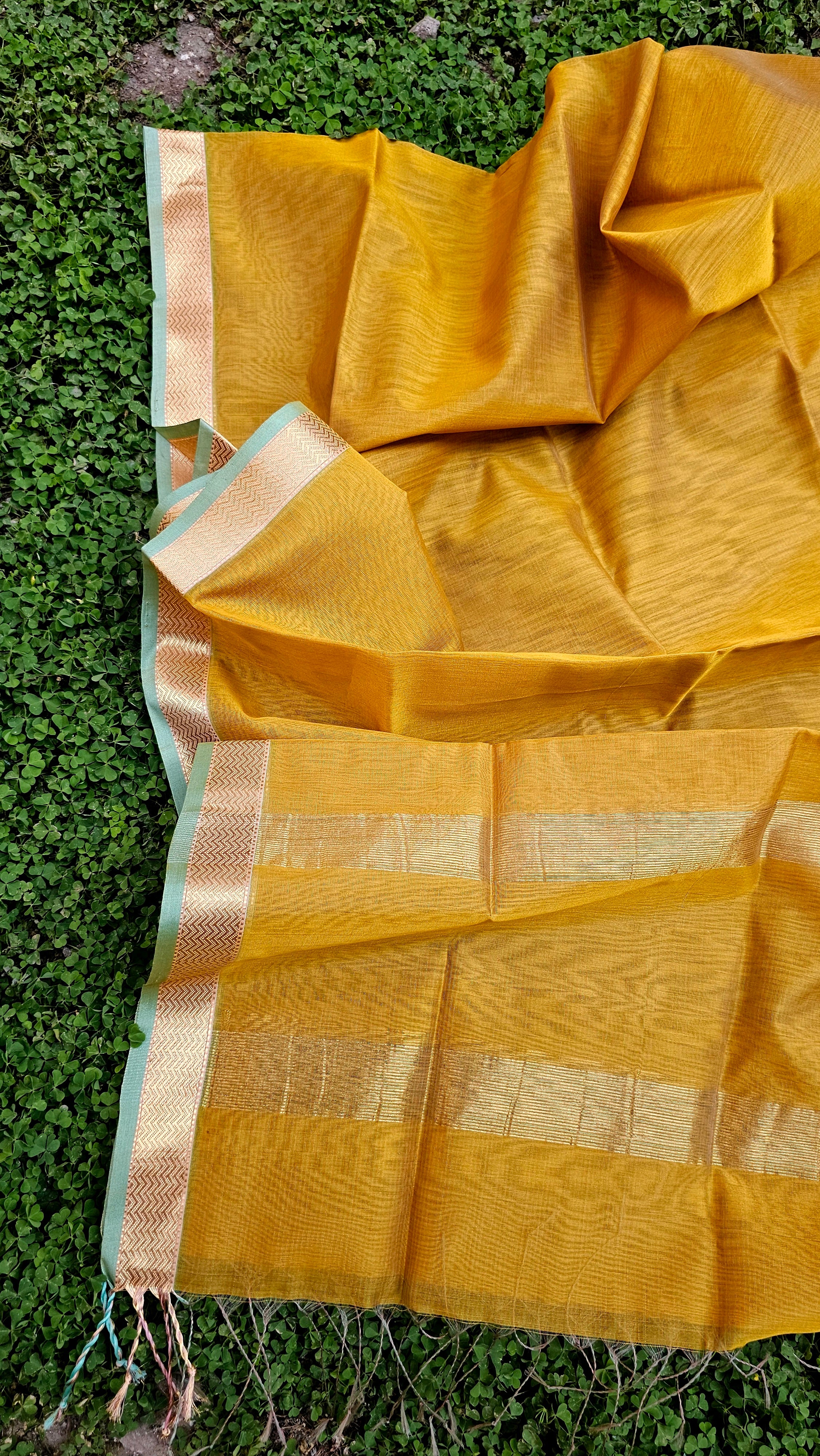 Traditional Raasta Dupatta with Gold Zari Borders and Green Selvedges.