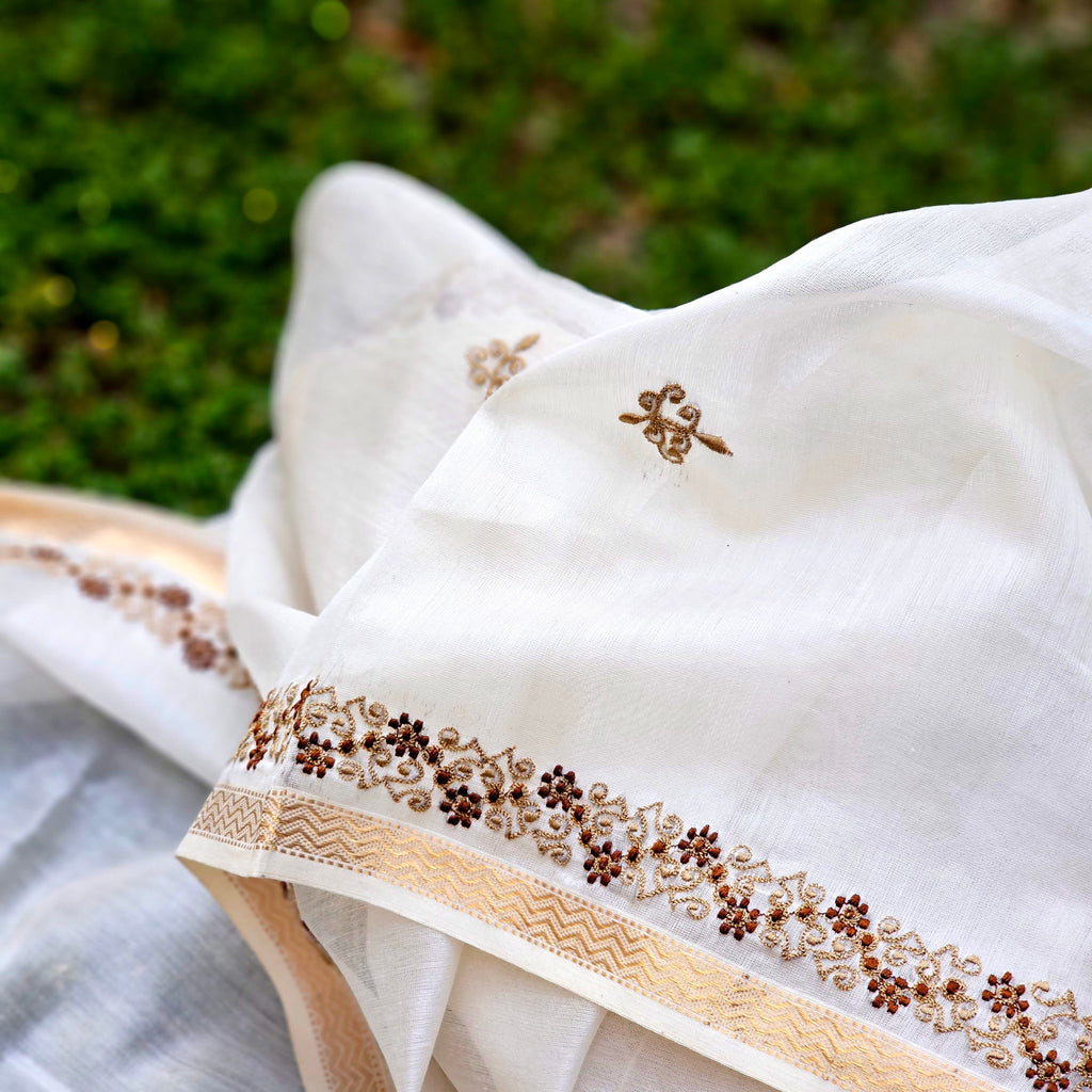 Hand Embroidery on Maheshwari Handwoven Silk/Cotton Dupatta.