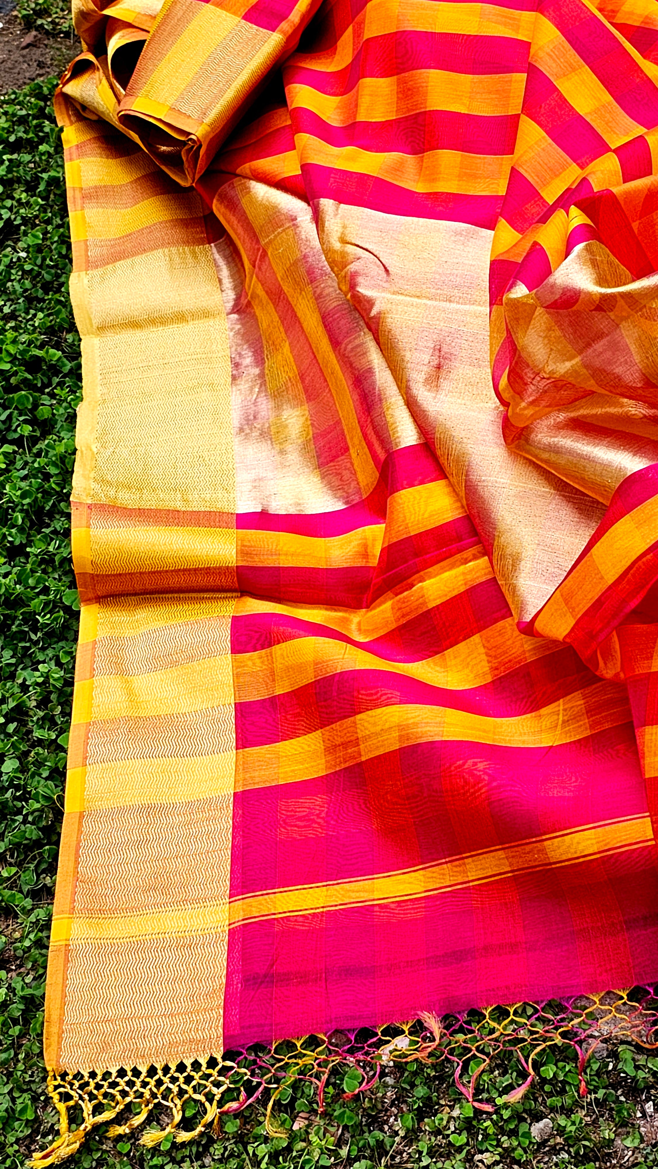 Bold Checks Saree with Gold Zari Borders and Tissue Palla.