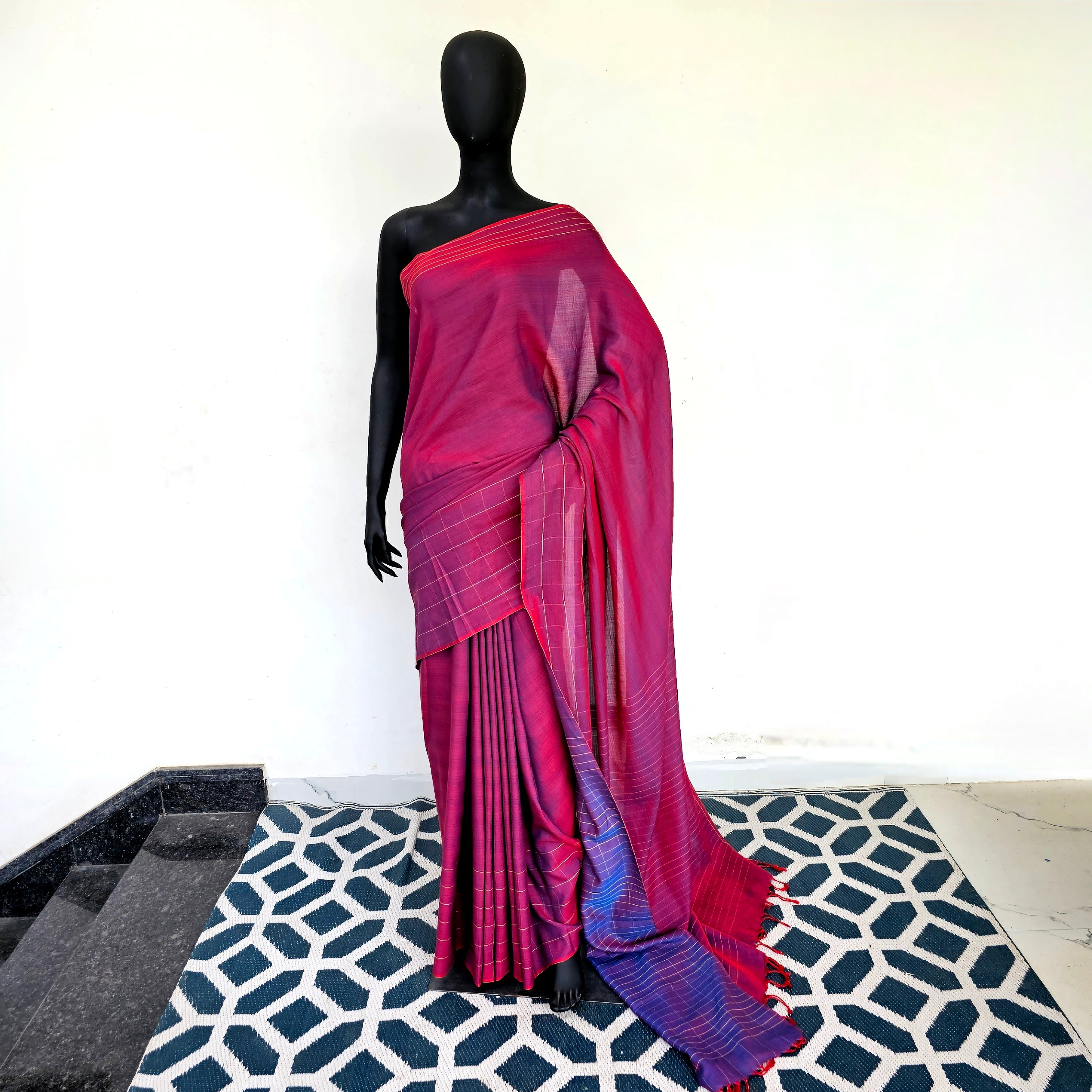 Reversible Saree in Pure Cotton woven on 4 pedal Handloom.