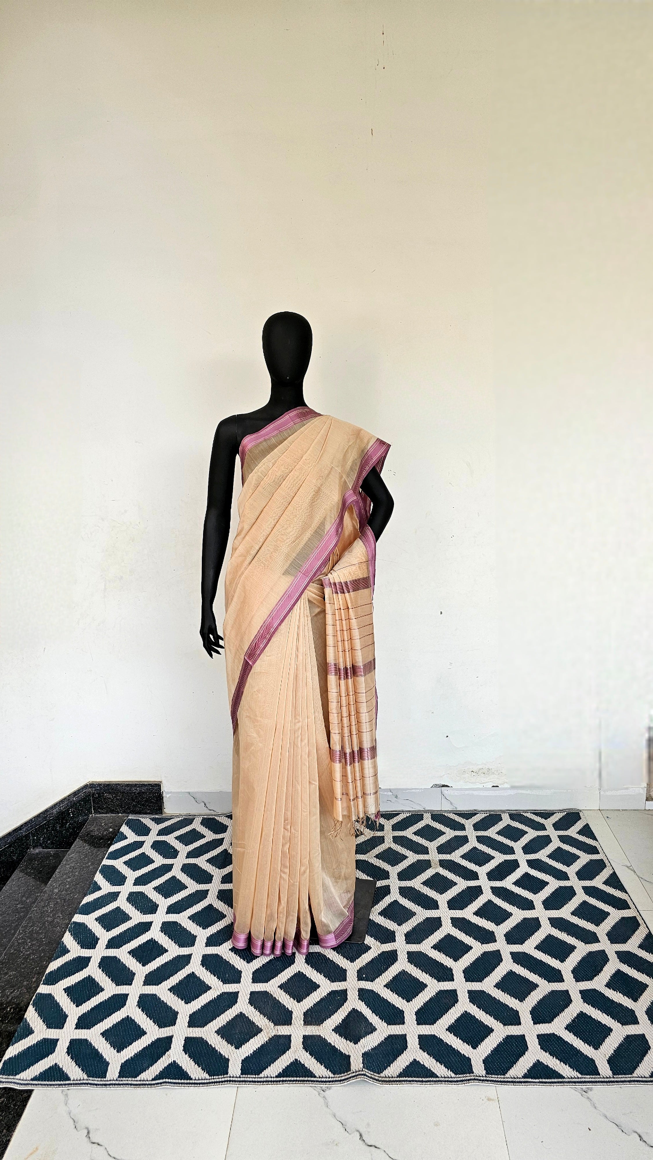 Maheshwari Handwoven Saree with Onion Pink Resham Borders.