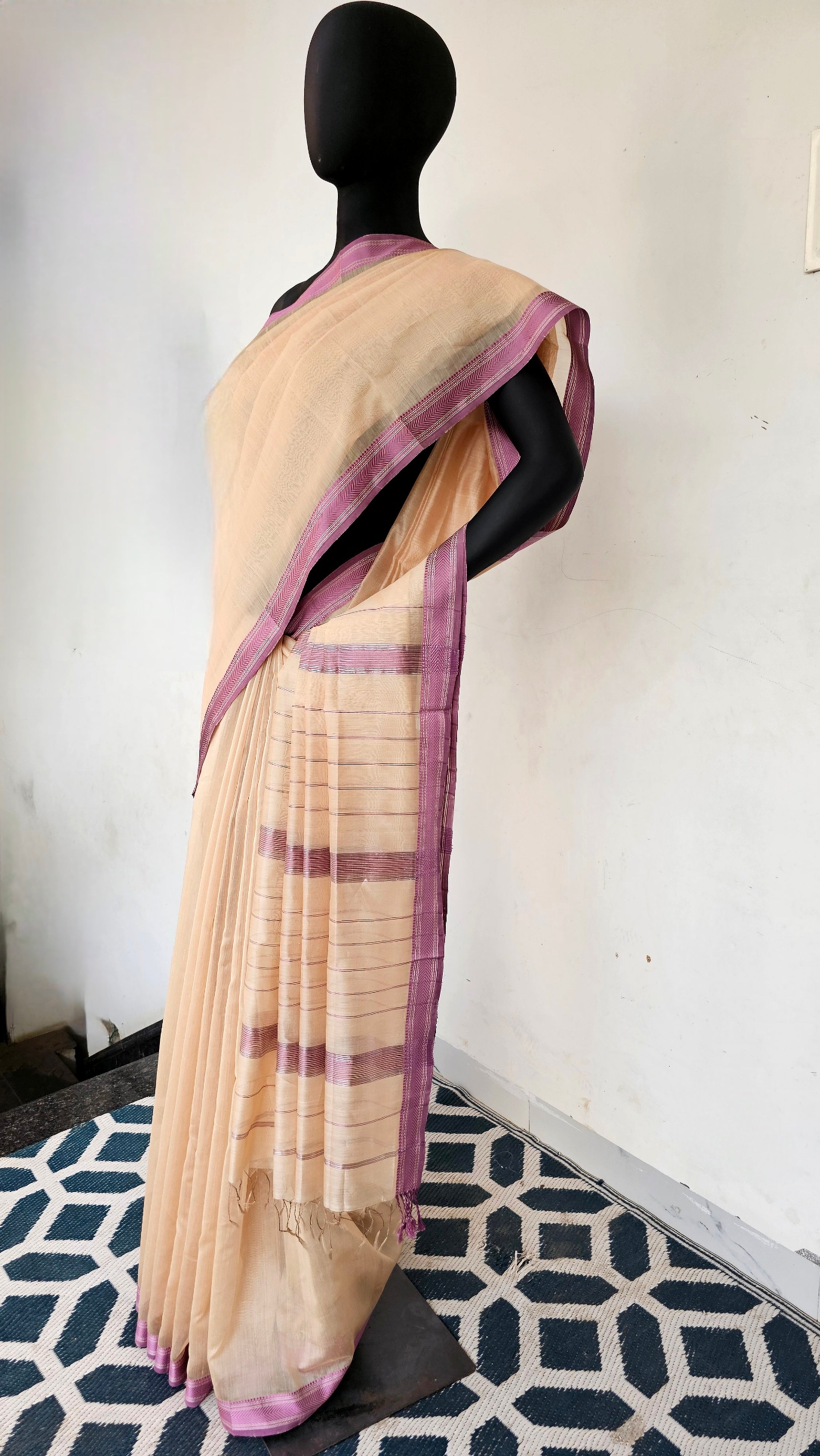 Maheshwari Handwoven Saree with Onion Pink Resham Borders.