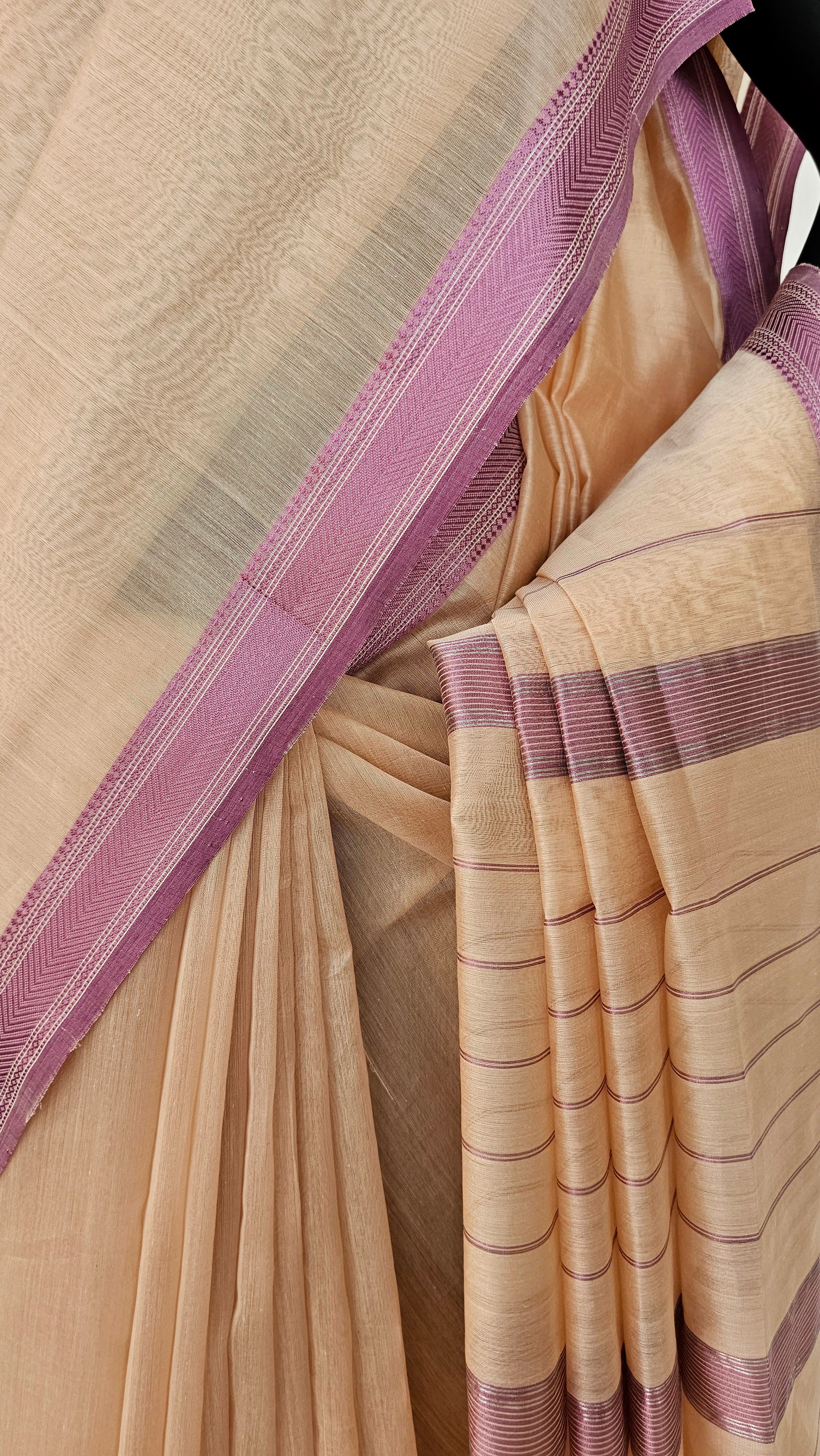 Maheshwari Handwoven Saree with Onion Pink Resham Borders.