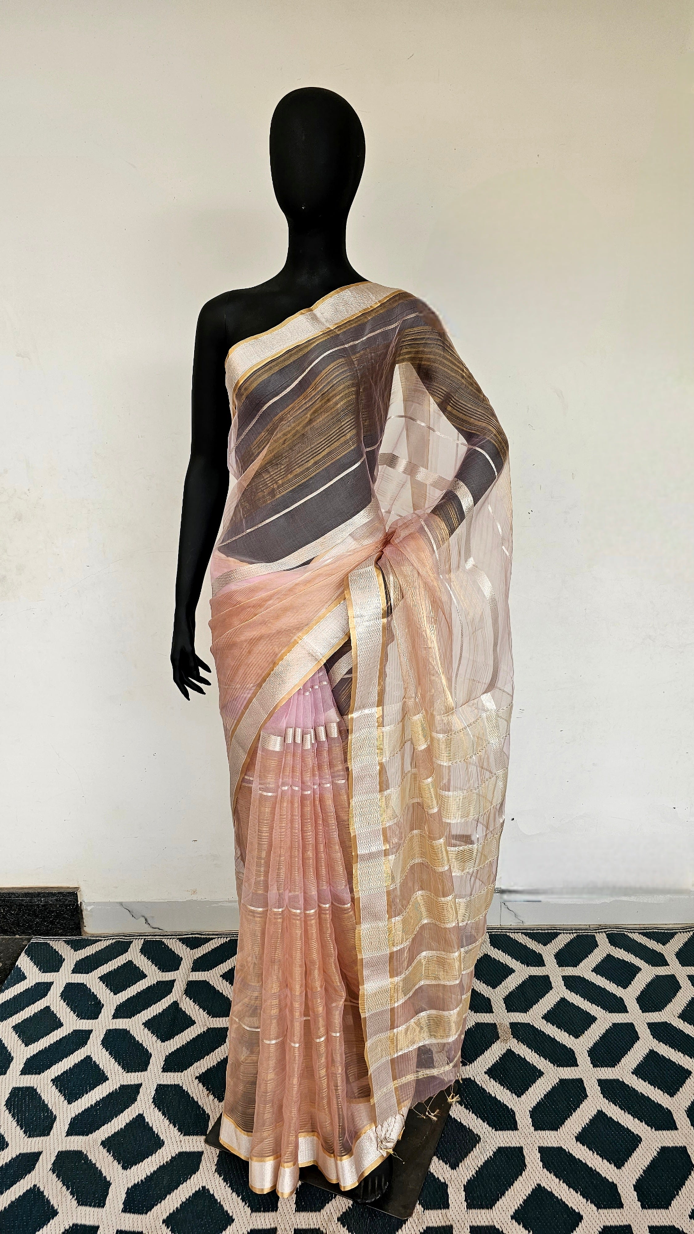 Shimmering Elegance: Maheshwari Handwoven Tissue Organza Saree.