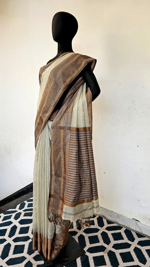Maheshwari Silk/Cotton Saree: Weave of Tradition and Craftsmanship