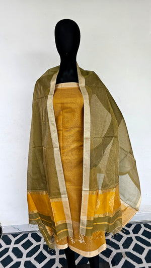 Golden Radiance: Maheshwari Handwoven Top and Dupatta Sets