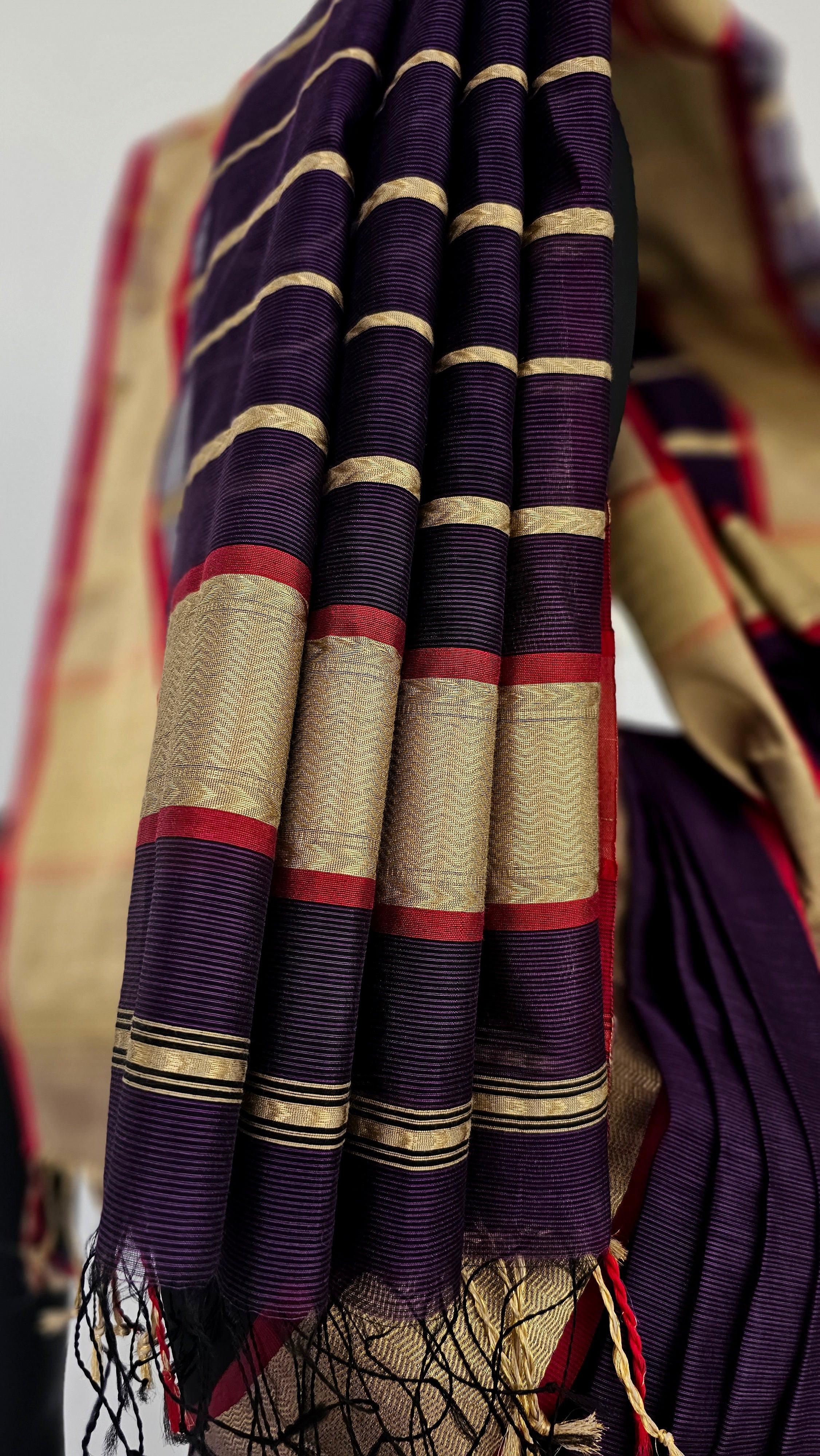 Elegant Purple Maheshwari Silk/Cotton Saree with Narmada Lehar Gold Zari Borders and Jaala Palla