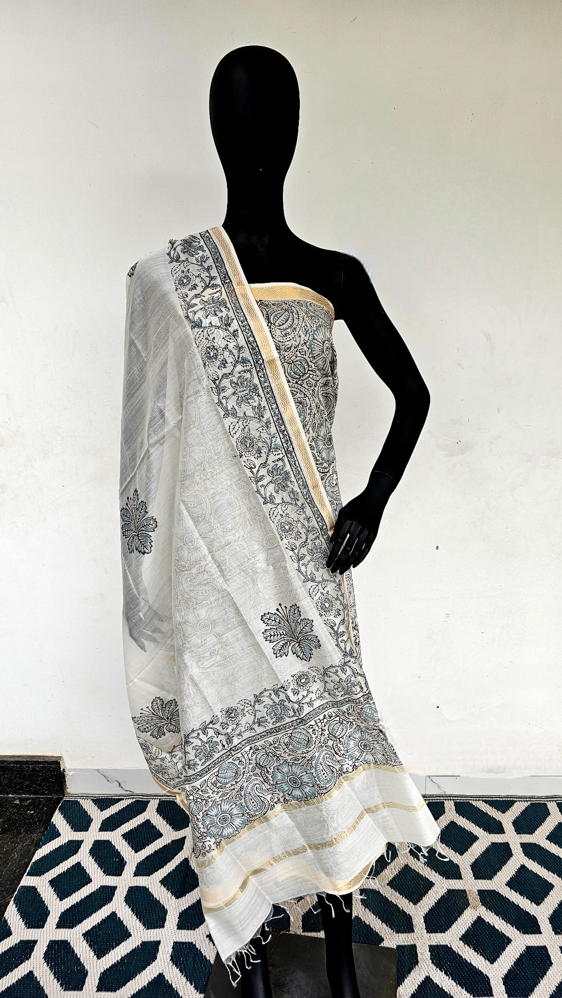 Maheshwari Silk/Cotton Top & Dupatta: Block Prints & Zari Borders
