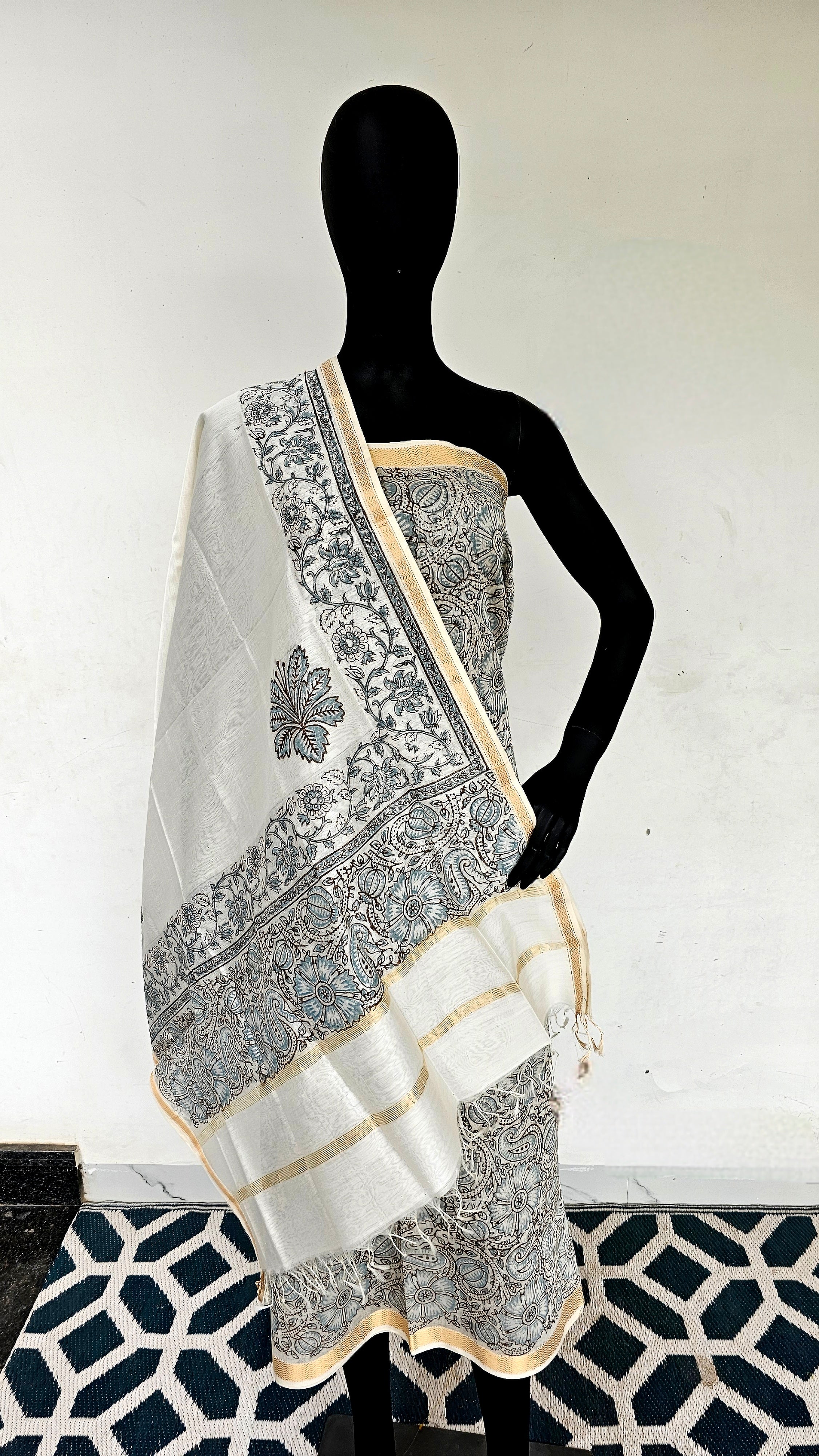 Maheshwari Silk/Cotton Top & Dupatta: Block Prints & Zari Borders