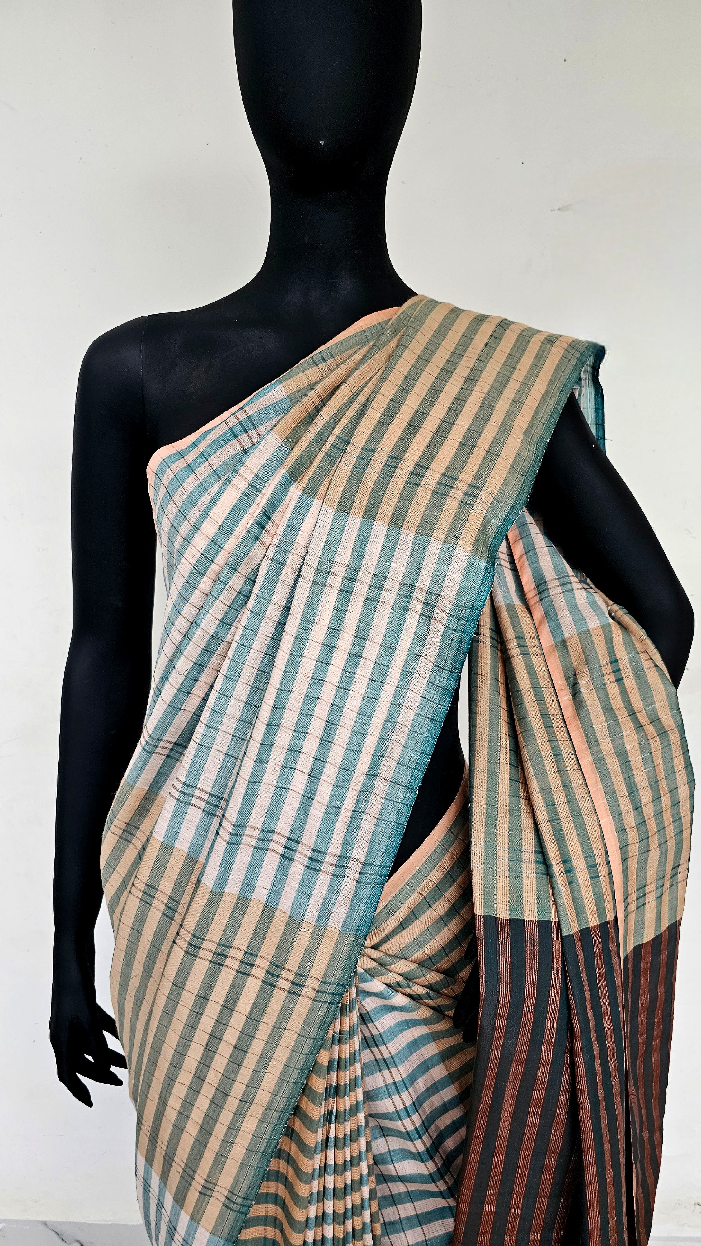 Designer concept Saree in Pure Cotton Texture.