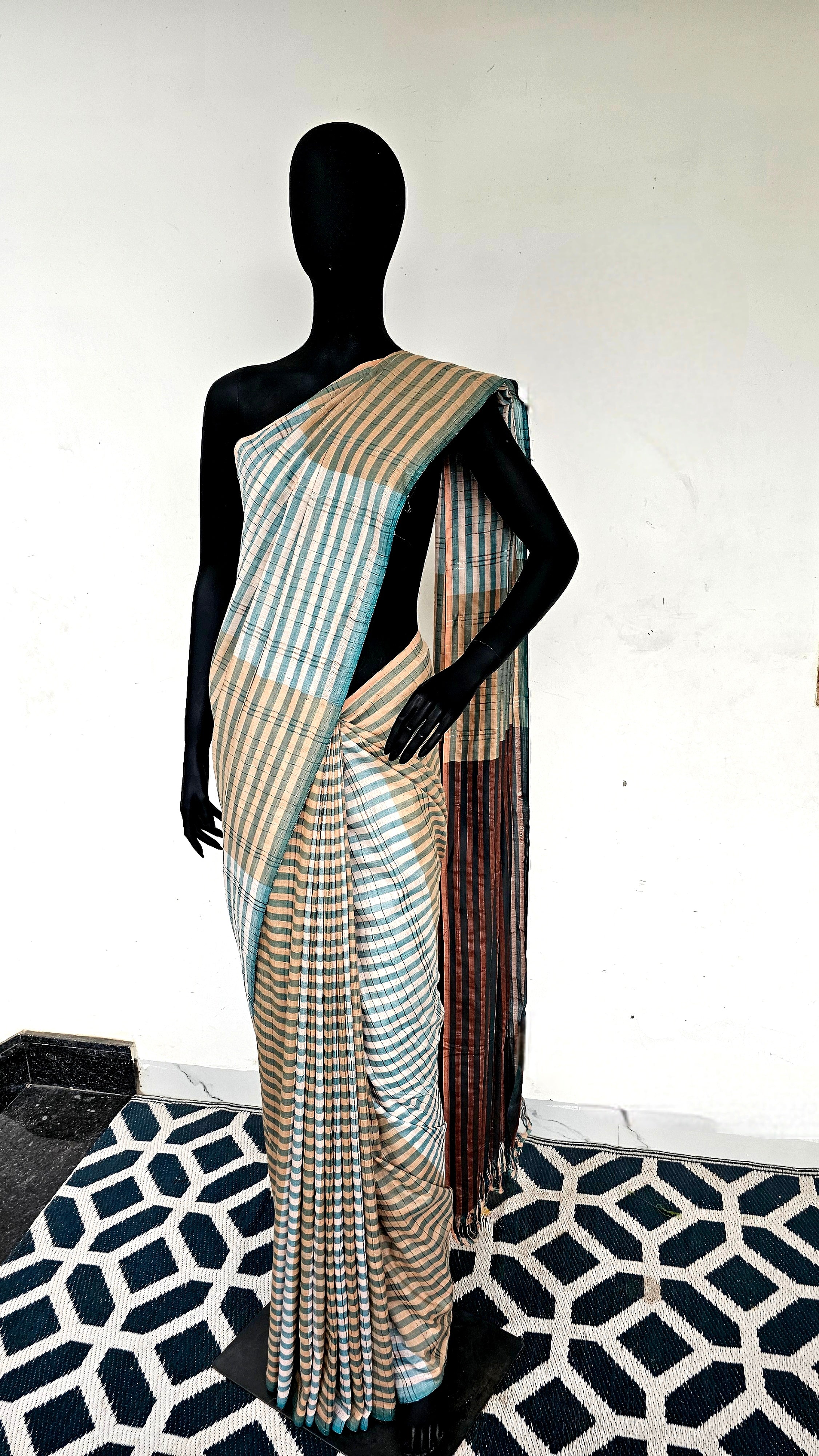 Designer concept Saree in Pure Cotton Texture.