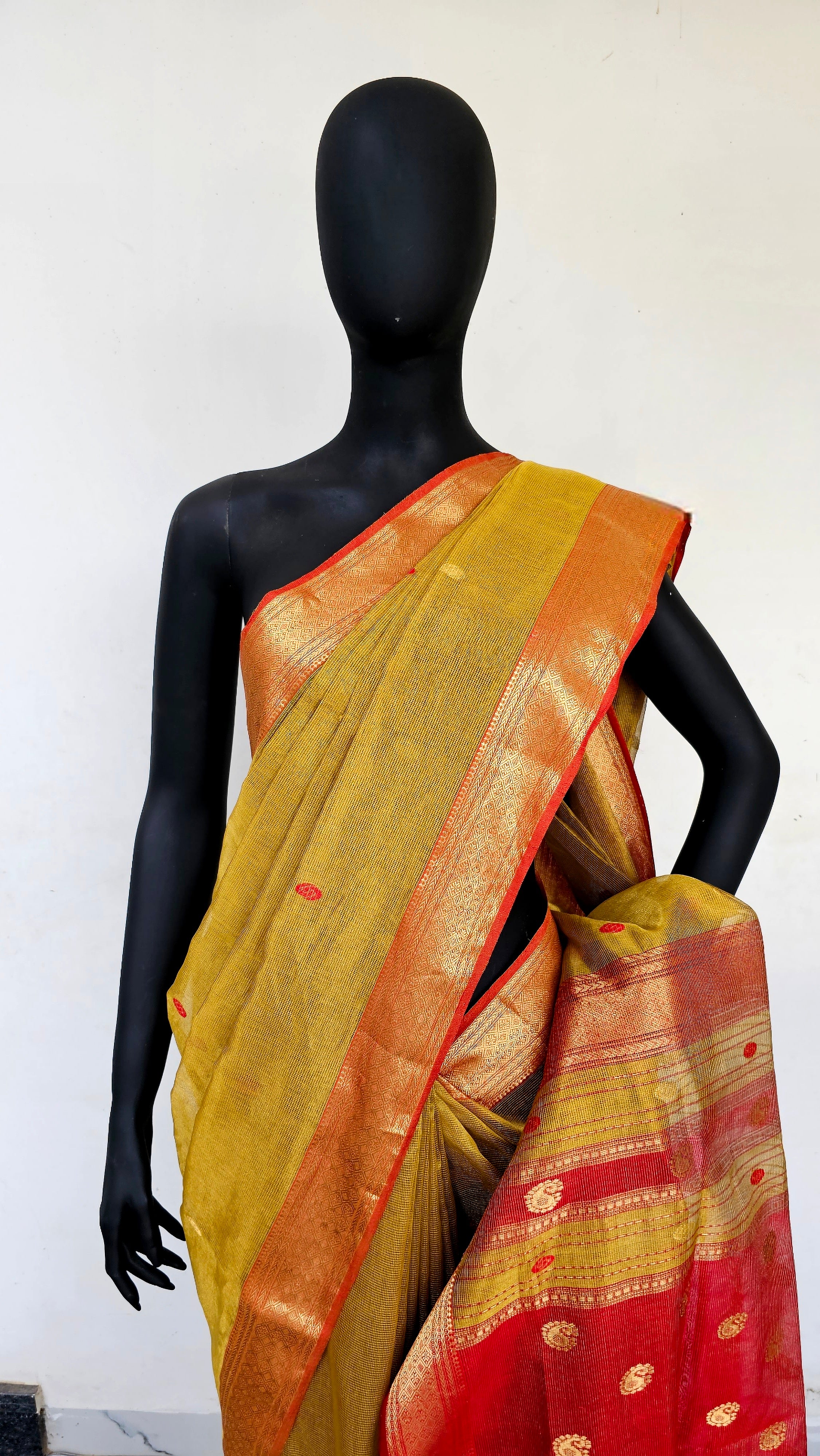 Explore the Beauty of Gold Tissue Checks Sarees.