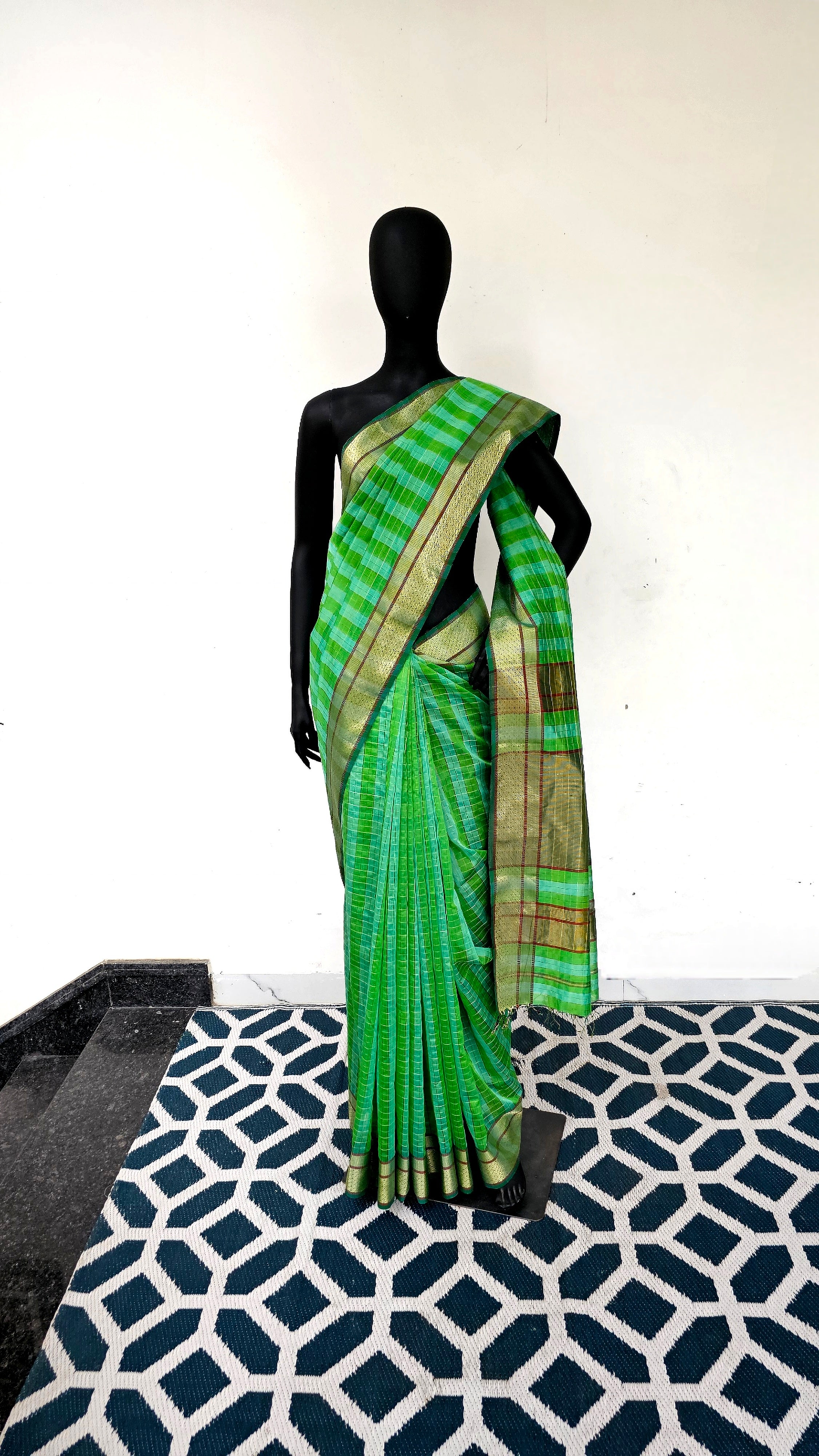 Experience the Artistry: Green Sarees with 3 Shuttle Weave