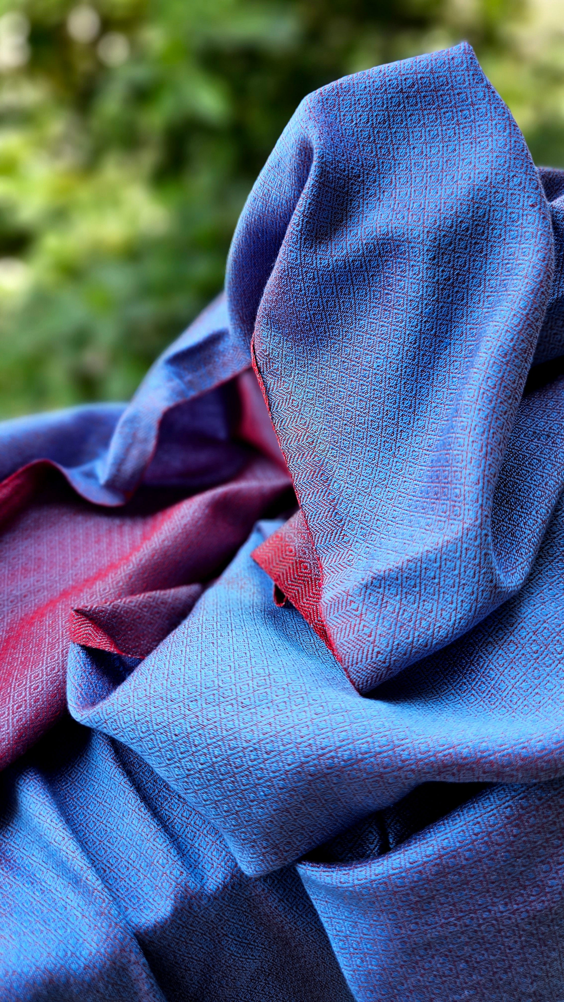 Reversible Elegance: Explore the Art of 4 Pedal Fabric Weaving.