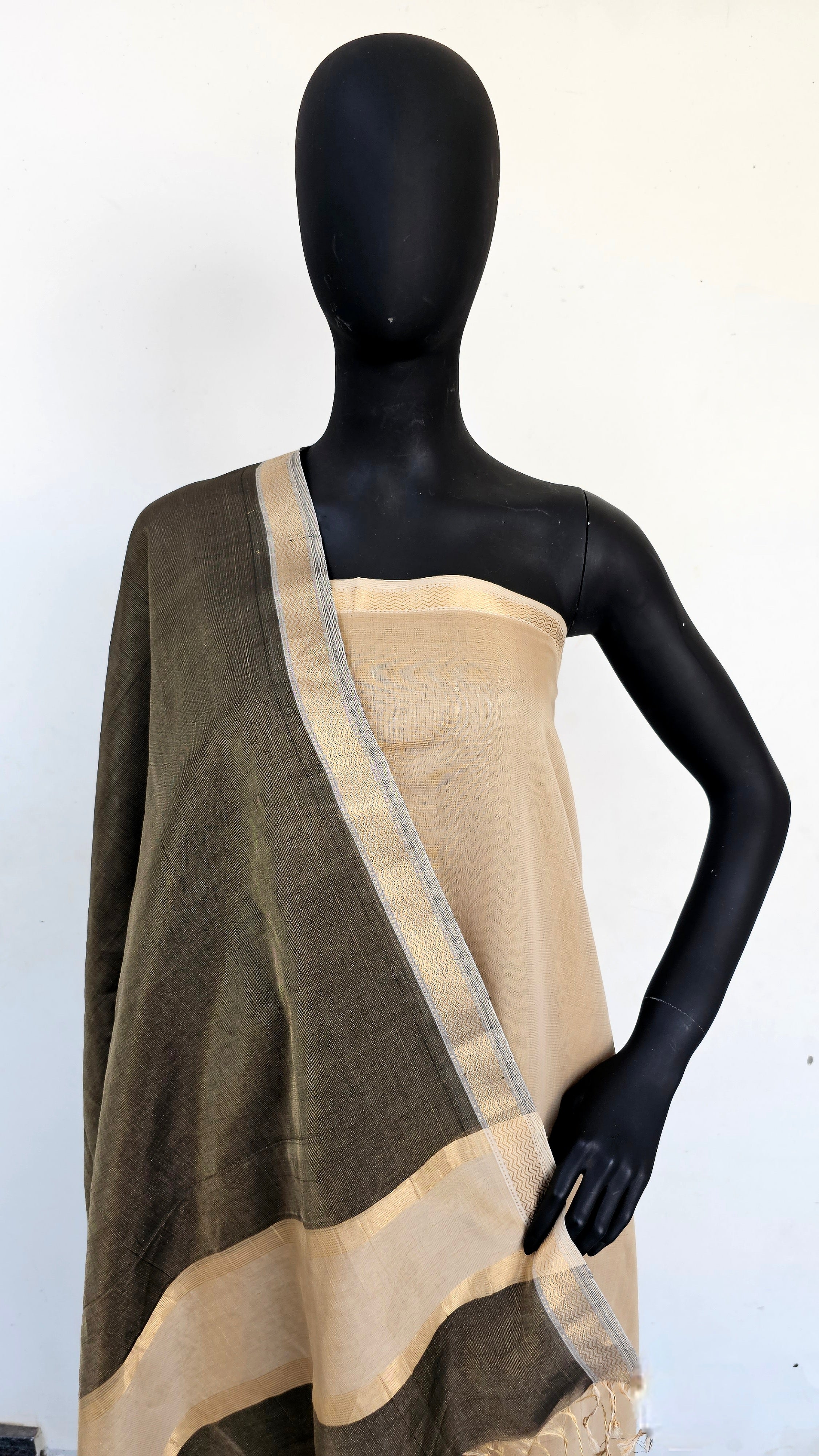 Gilded Glamour: Beige & Black Tissue Top and Dupatta Delight