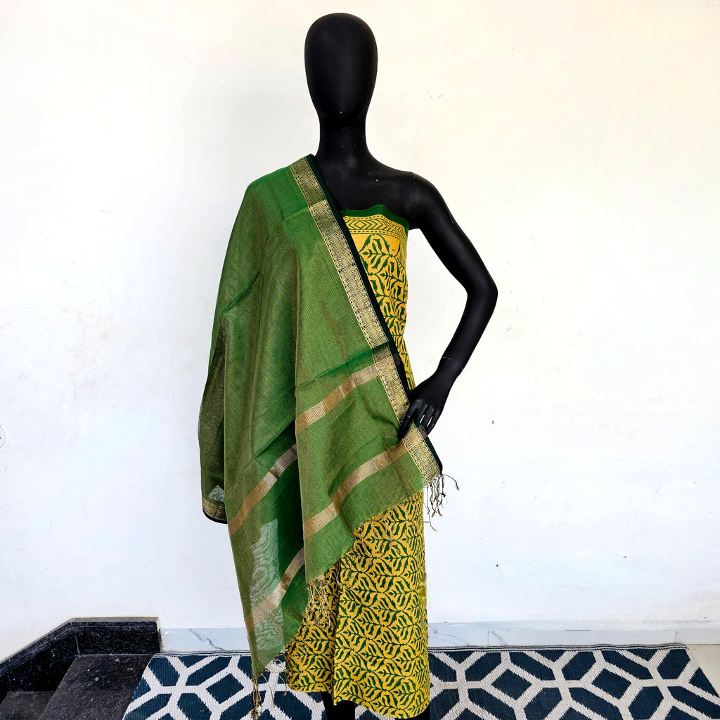Tussar Top and Gold Tissue Dupatta: Where Style Meets Opulence!