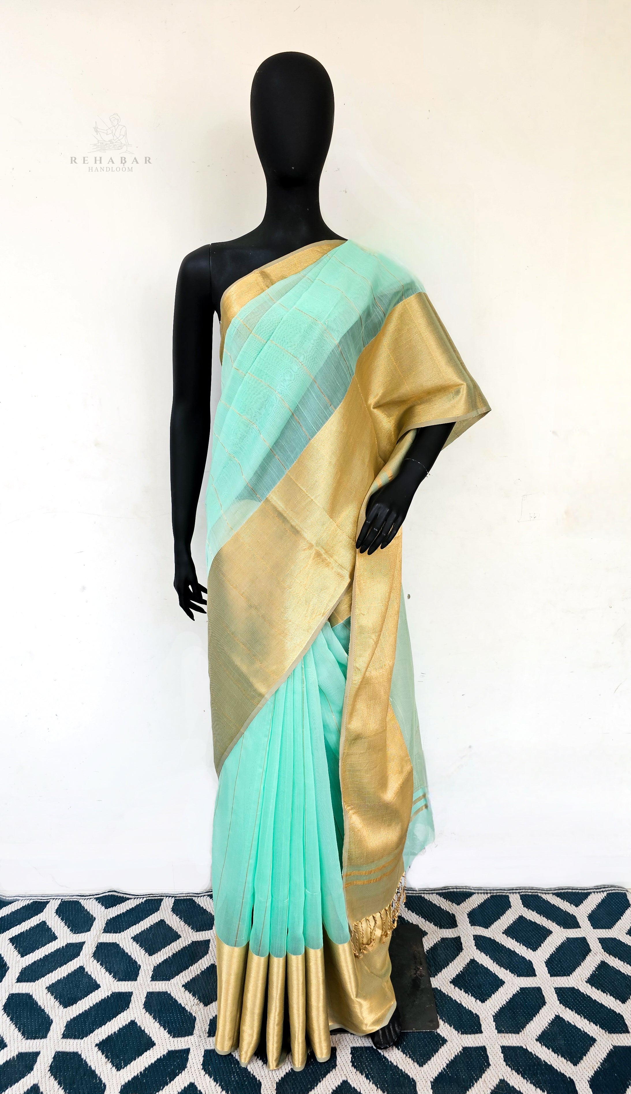 Traditional tissue palla saree