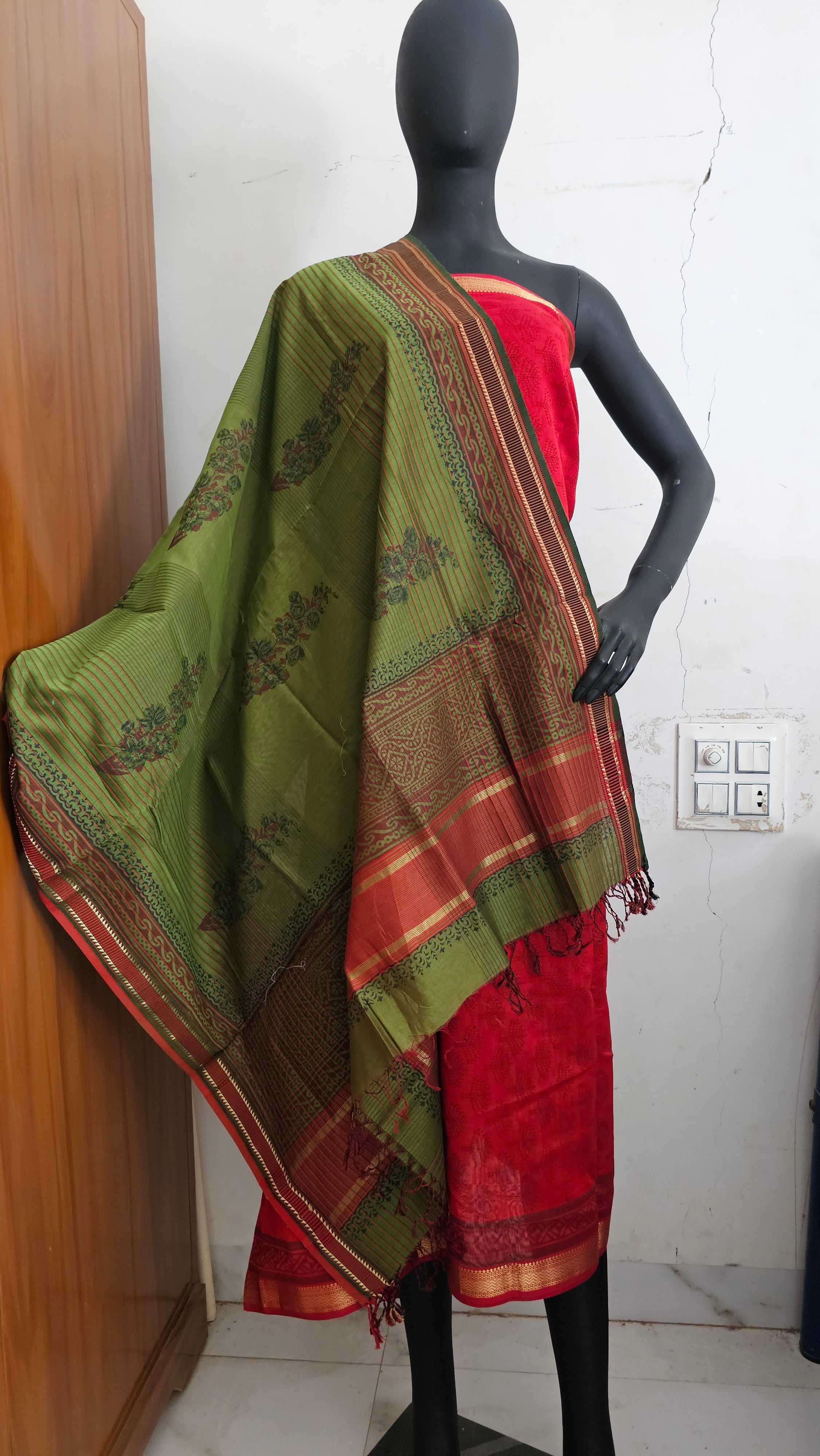 Maheshwari Silk/Cotton Top and Dupatta Set