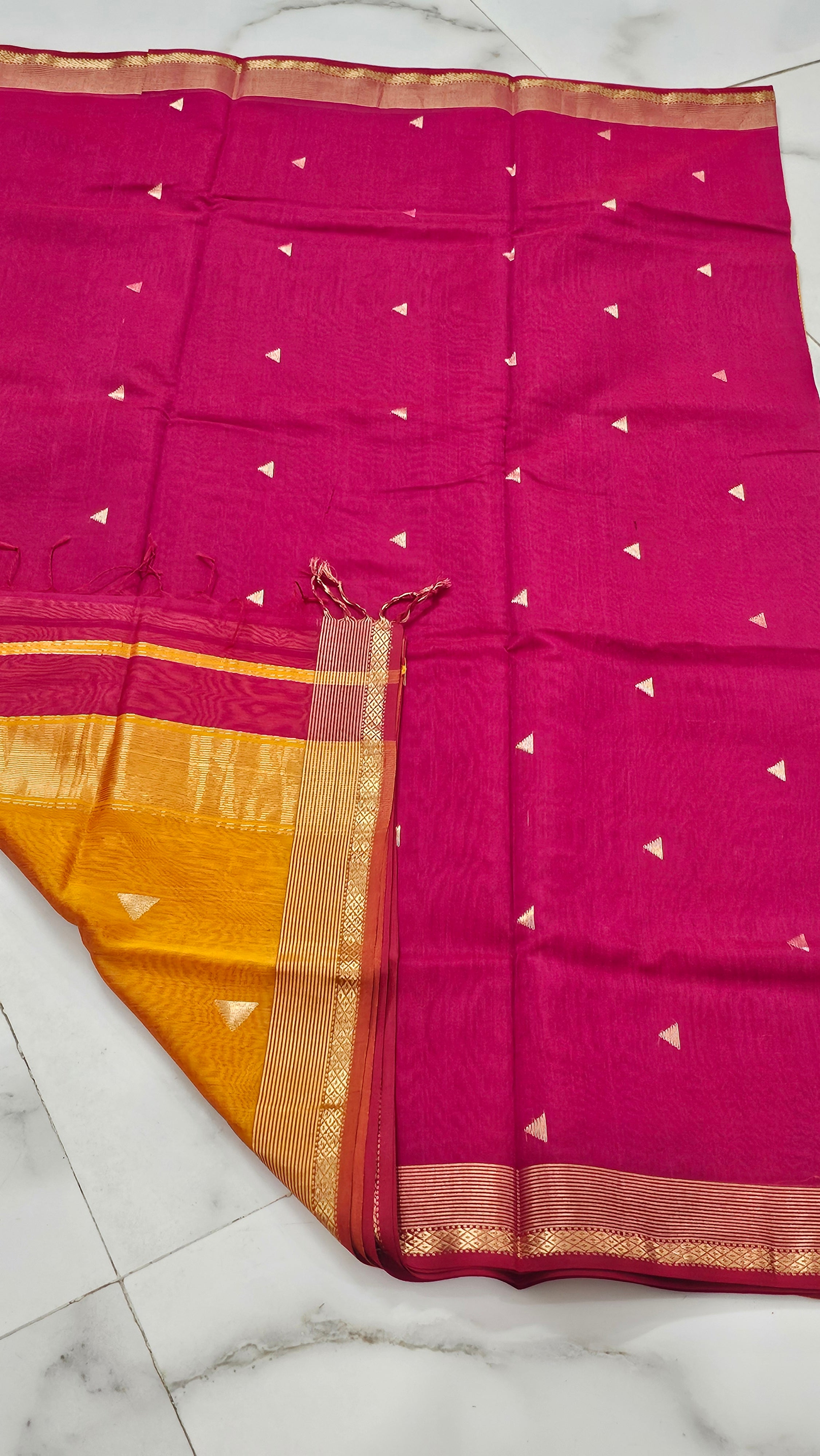 Maheshwari  Handwoven silk/Cotton butidar saree