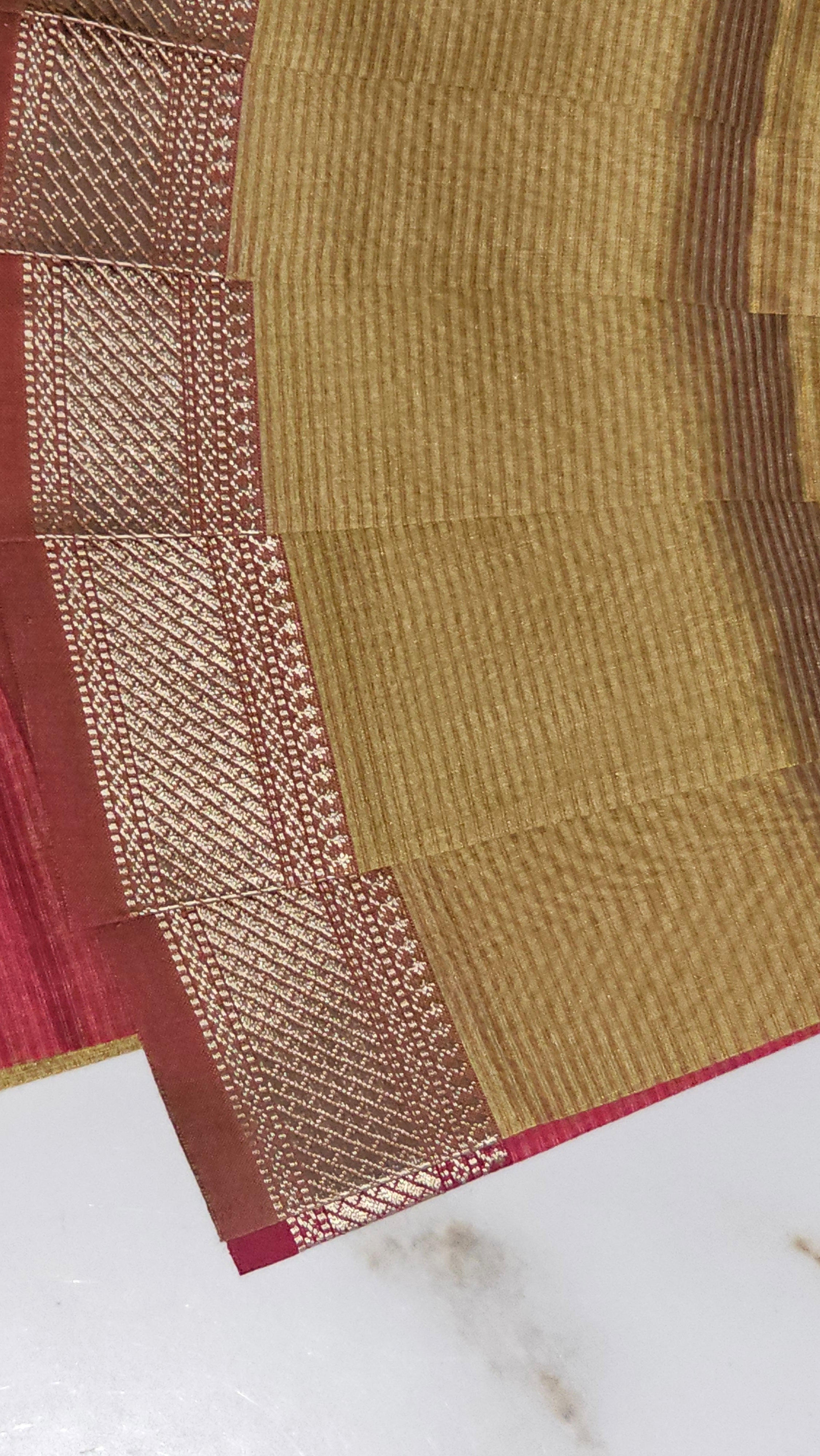 Resham Borders doria  texture  saree