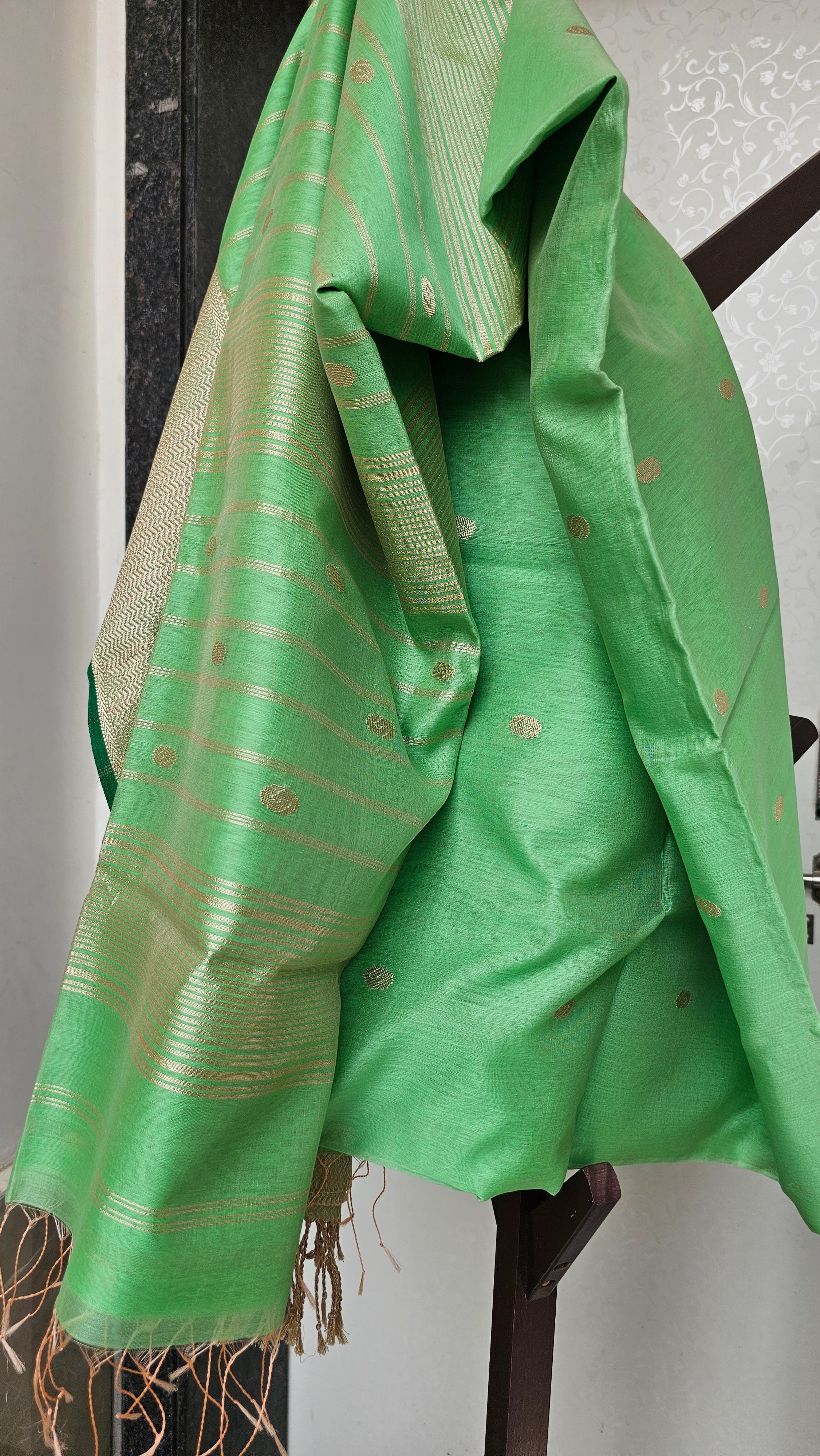 Botudar Resham  Borders maheshwari  Handwoven saree