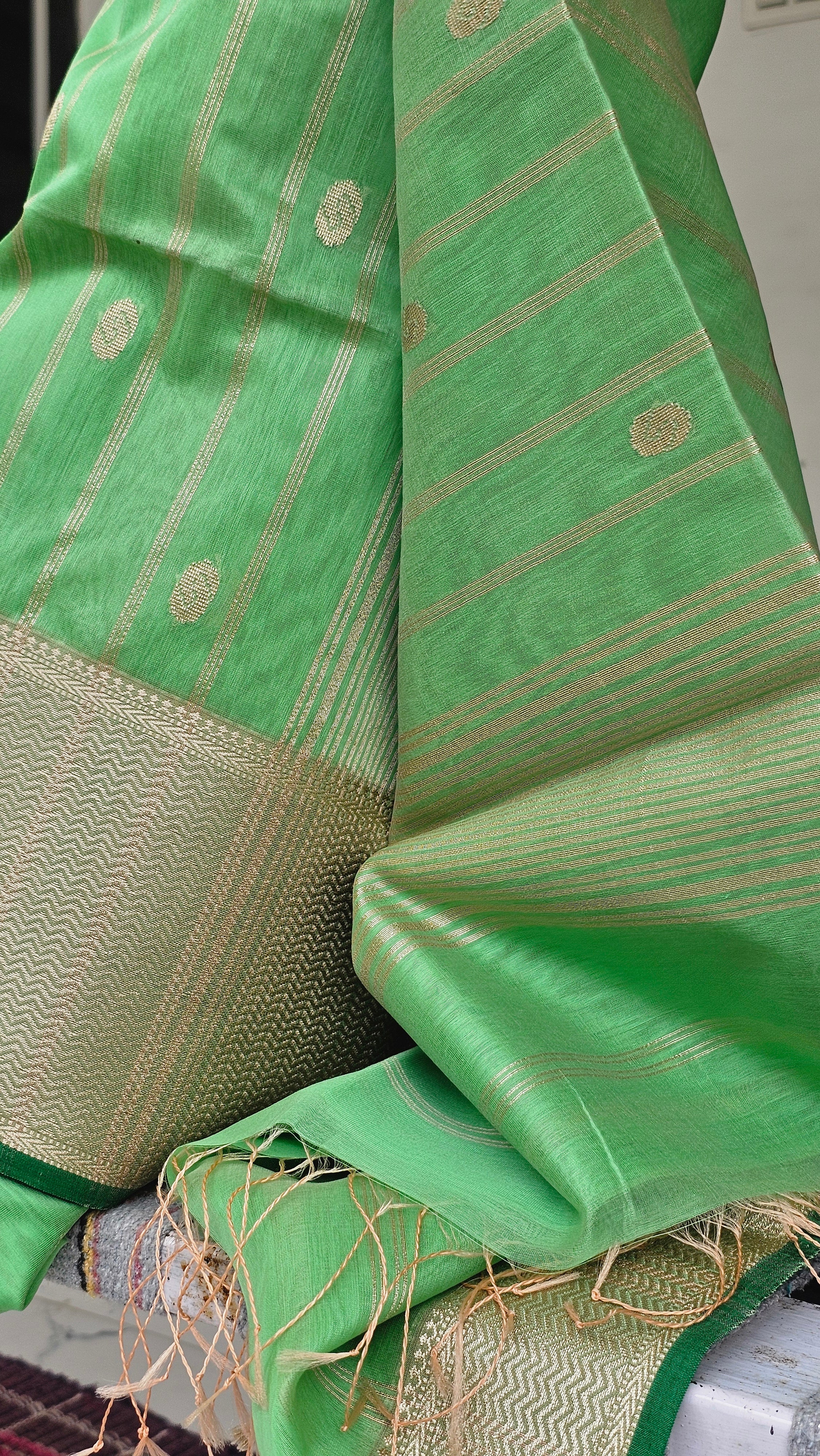 Botudar Resham  Borders maheshwari  Handwoven saree