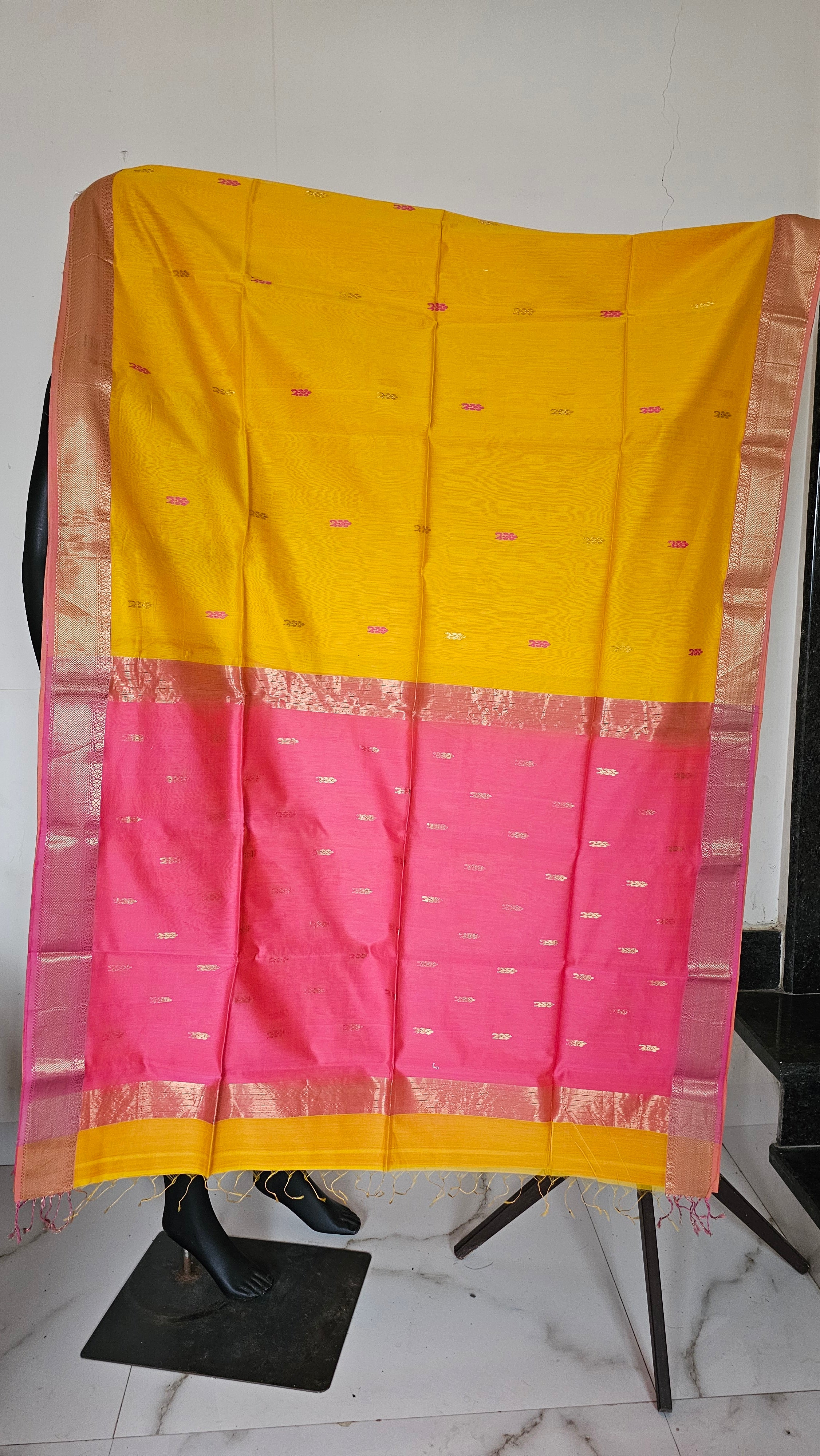 Maheshwari  Handwoven silkxcotton beautiful color combination butidar  6.2 mtrs with 1 mtrs blouse  saree