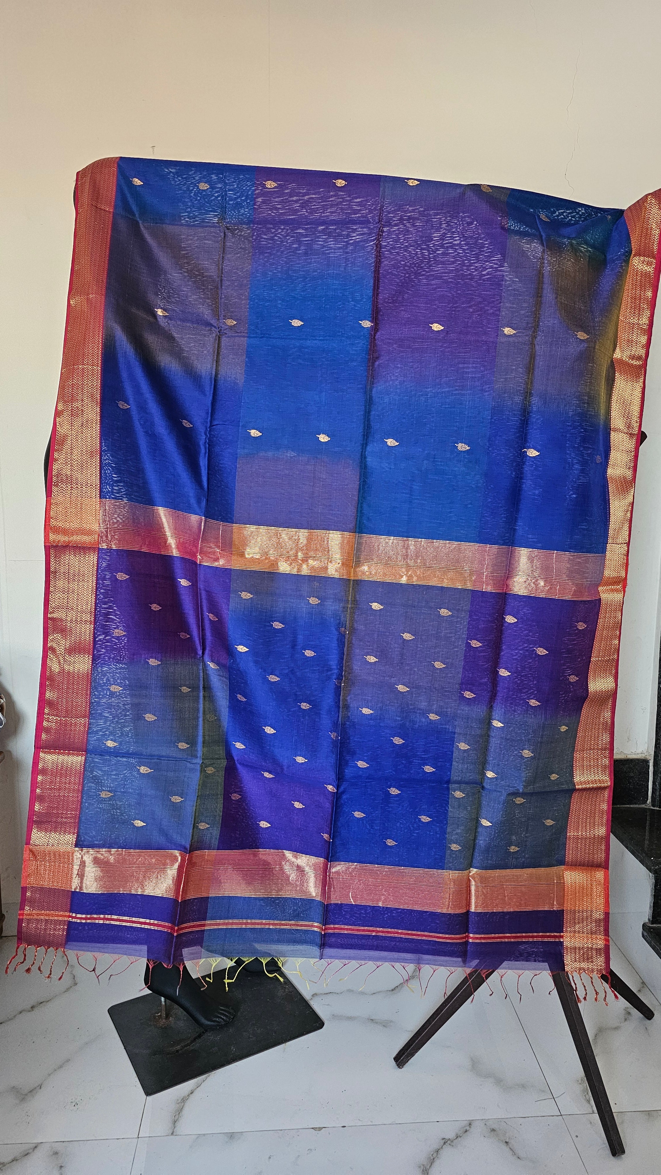 Maheshwari Handwoven silk/ Cotton life buti multicolours dye 6.2 mtrs with 1 mtr blouse