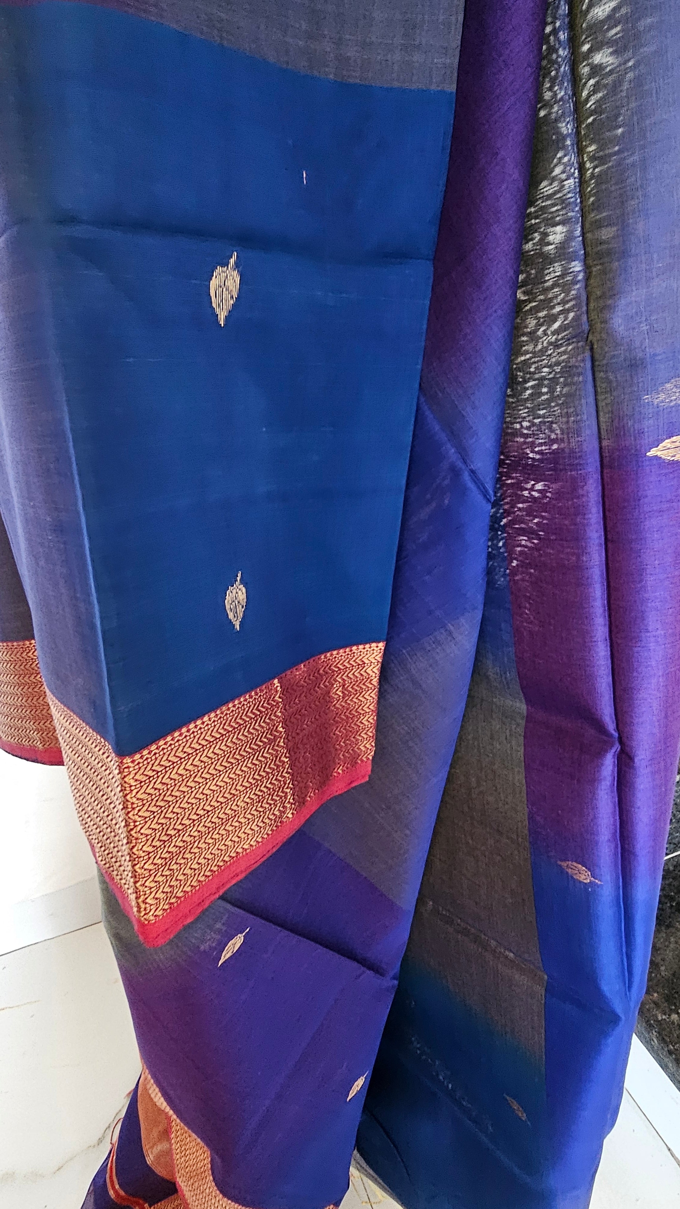 Maheshwari Handwoven silk/ Cotton life buti multicolours dye 6.2 mtrs with 1 mtr blouse