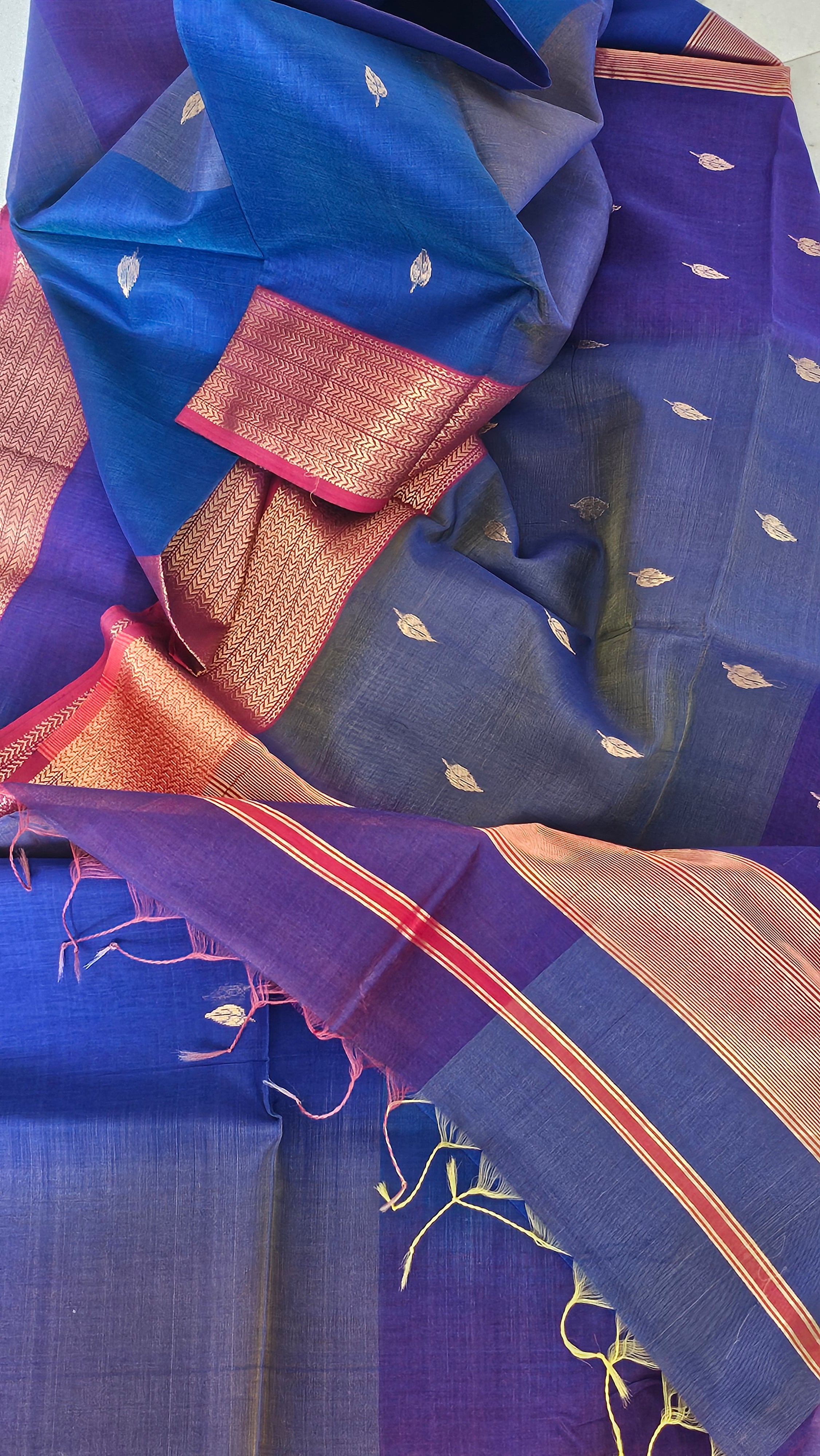 Maheshwari Handwoven silk/ Cotton life buti multicolours dye 6.2 mtrs with 1 mtr blouse