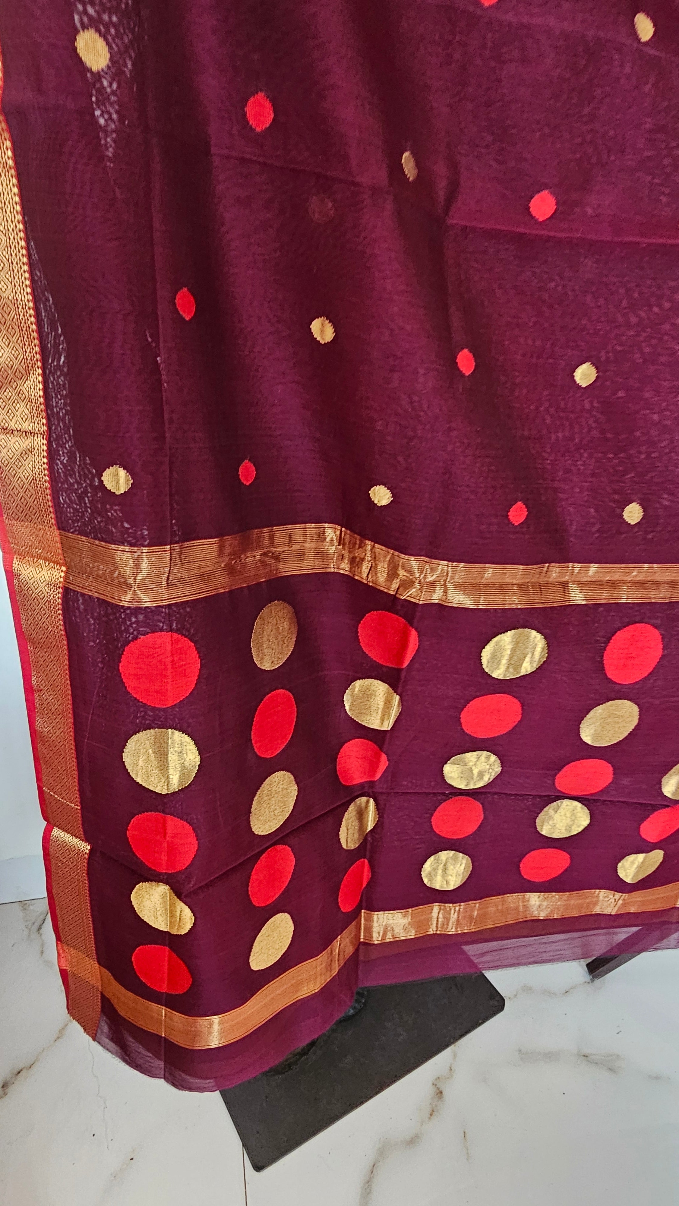 Silk/cotton  buta buti saree with Gold Jari border 6.2 mtrs length with 1 mtr blouse dark parpal color