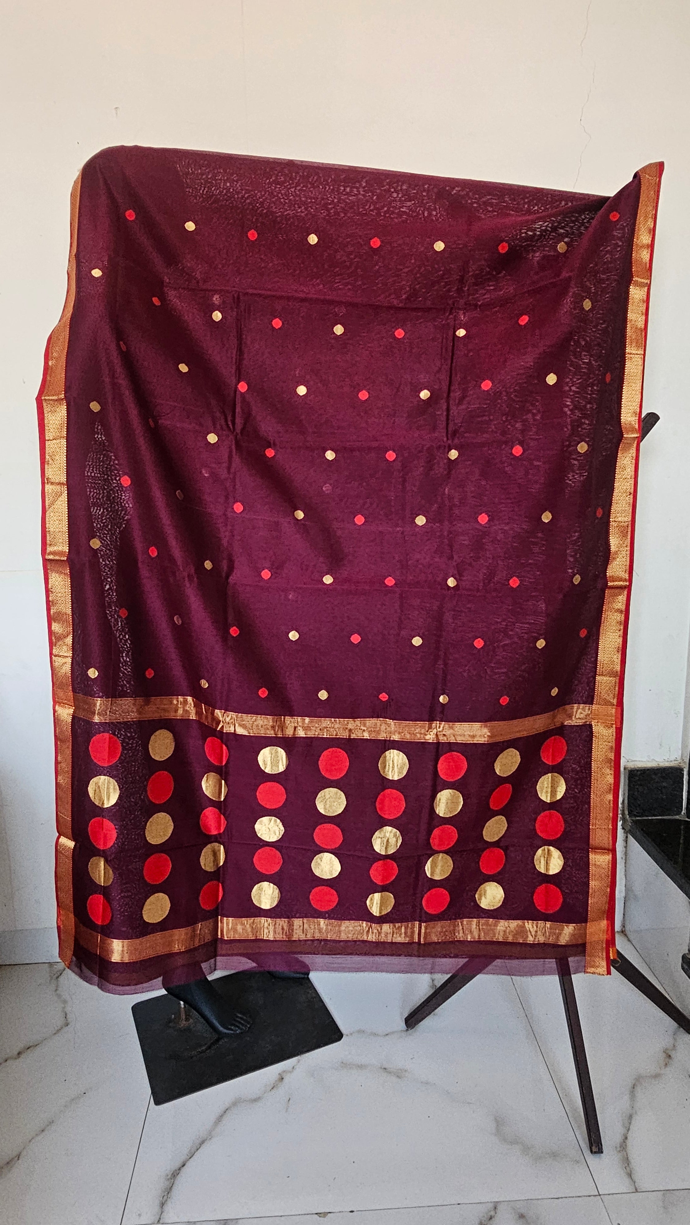 Silk/cotton  buta buti saree with Gold Jari border 6.2 mtrs length with 1 mtr blouse dark parpal color