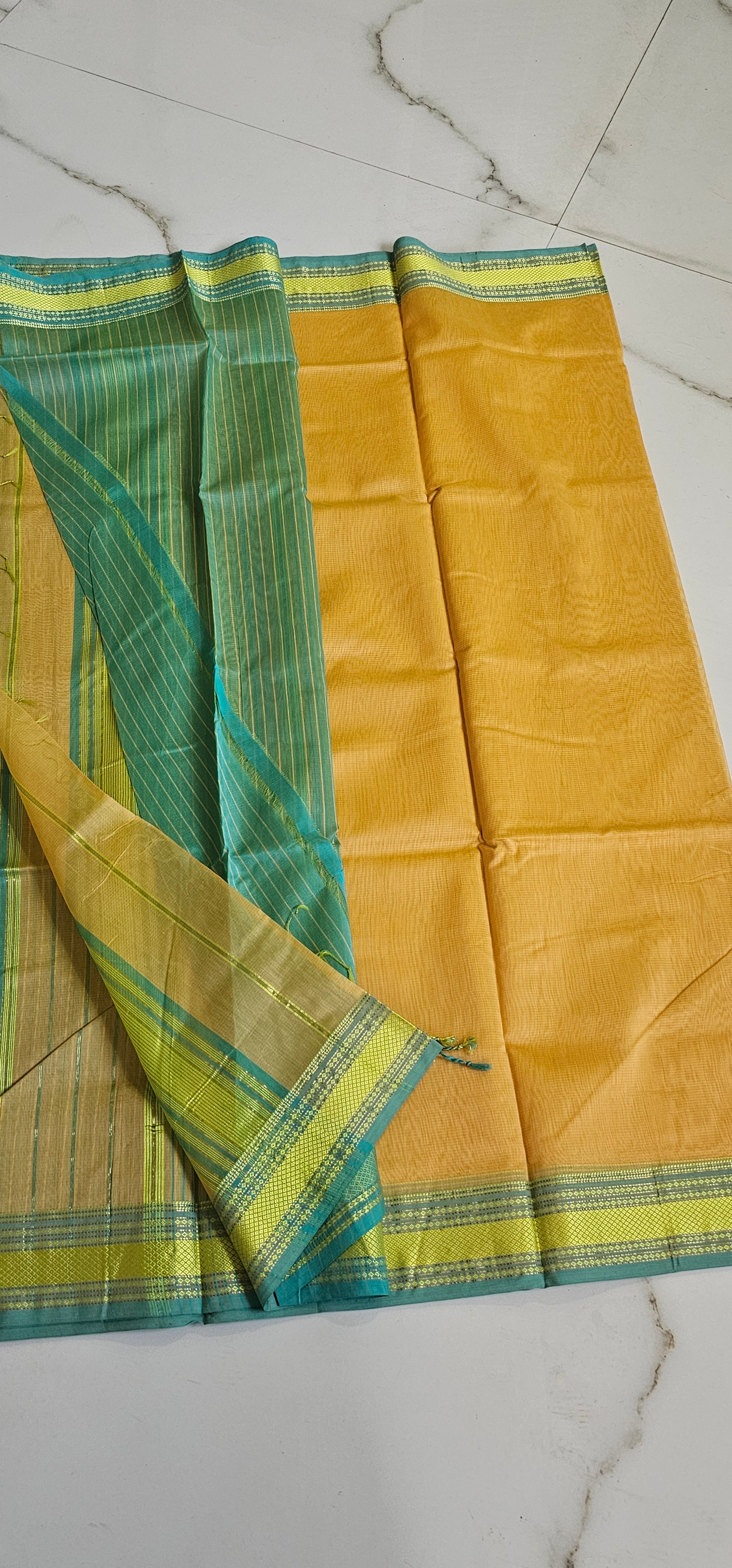 Silk/cotton  maheshwari  Handwoven hansa Borders  saree mustard Yellow color body with Lime yellow  border 6.5 mtrs length 1 mtr blouse