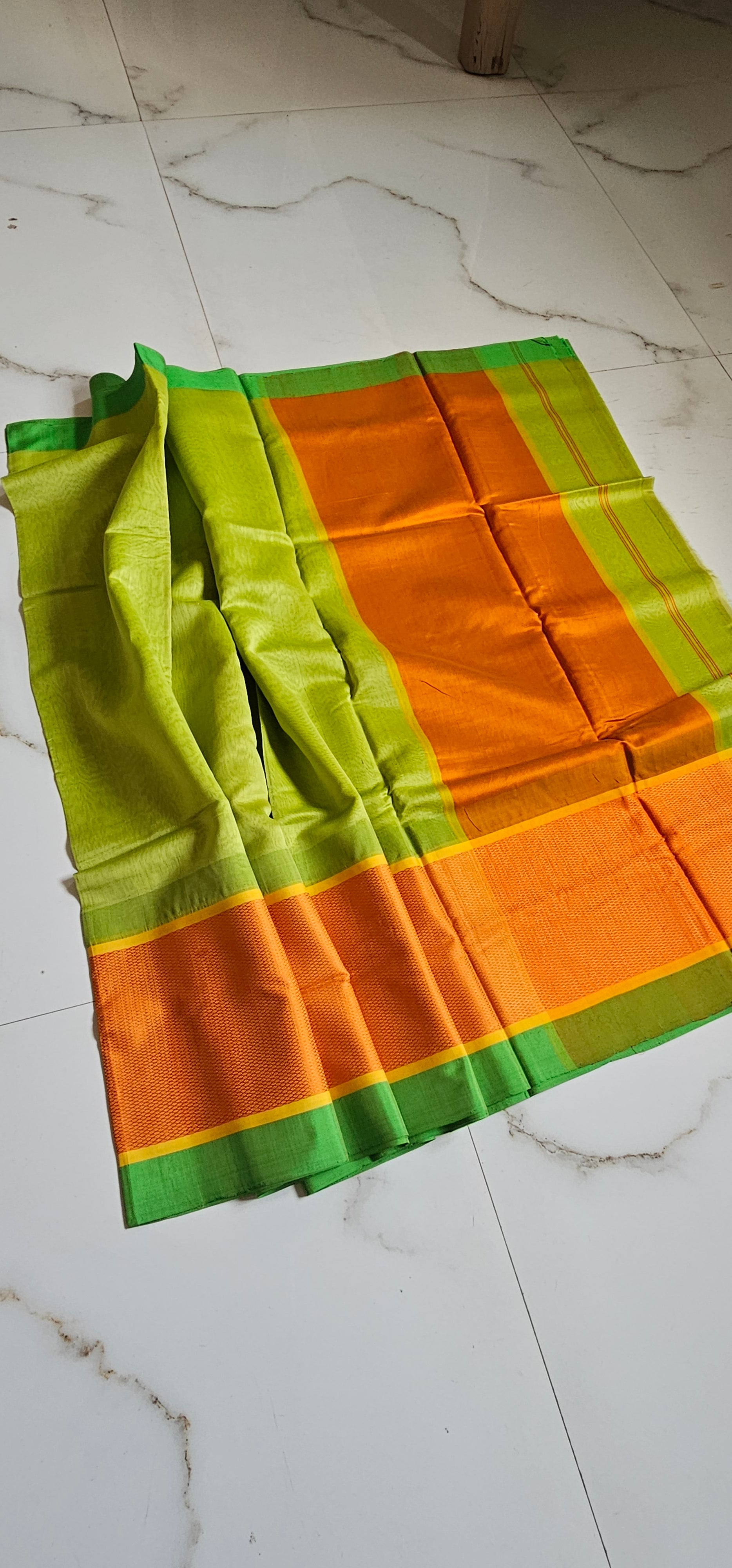 Silk/cotton  maheshwari  Handwoven broad Resham Borders saree 6.2 mtrs length with 1 mtr running blouse