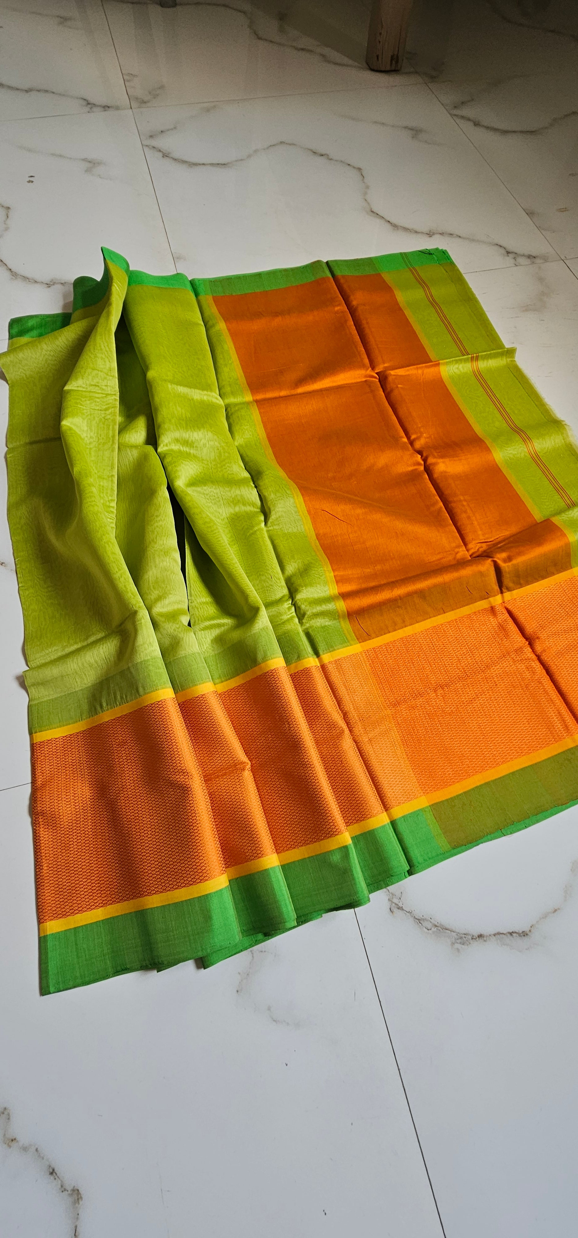 Silk/cotton  maheshwari  Handwoven broad Resham Borders saree 6.2 mtrs length with 1 mtr running blouse