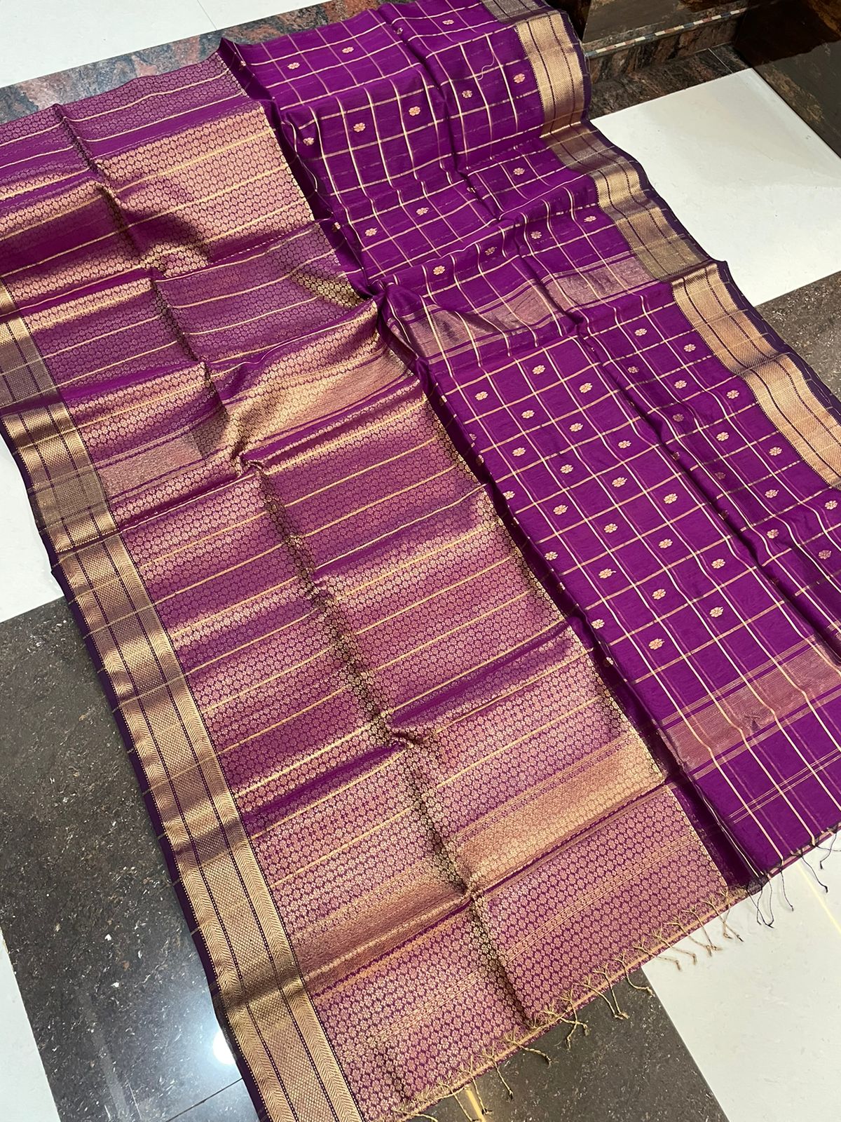 Silk/cotton  butidar saree 6.2 mtrs length with1 mtr blouse plain running