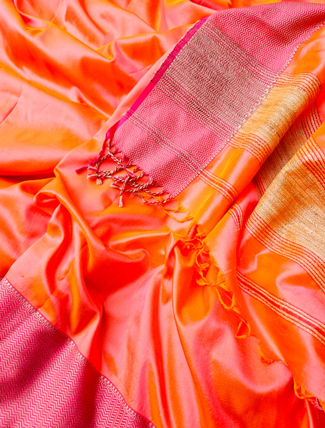 Charm in Threads: Mulberry Silk Saree with Cross-Blend of Orange and Pink