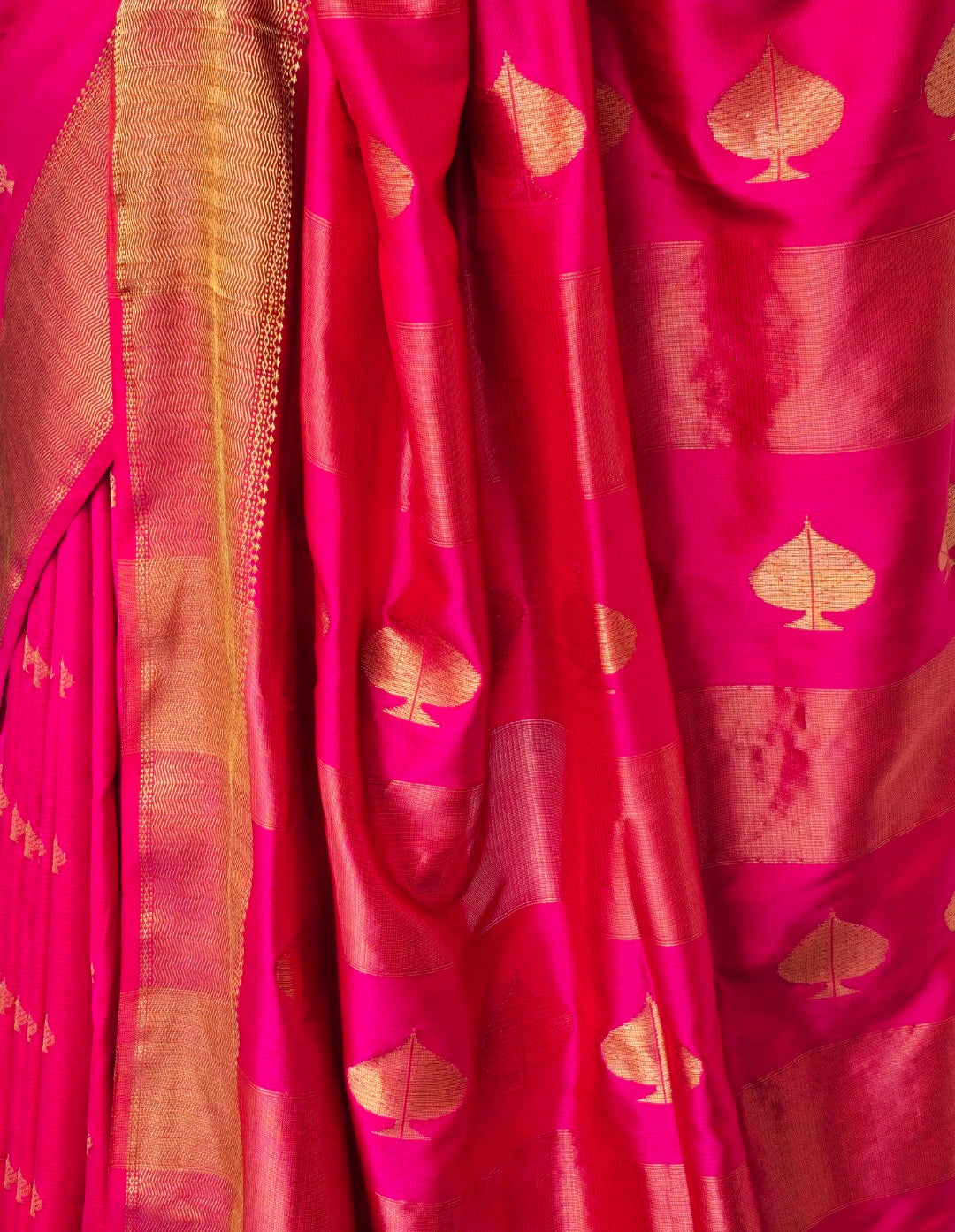 Rani Pink "Mashru" Silk×Silk Saree | 4-Pedal Weaving | Exquisite "Peepal Patta" Design.