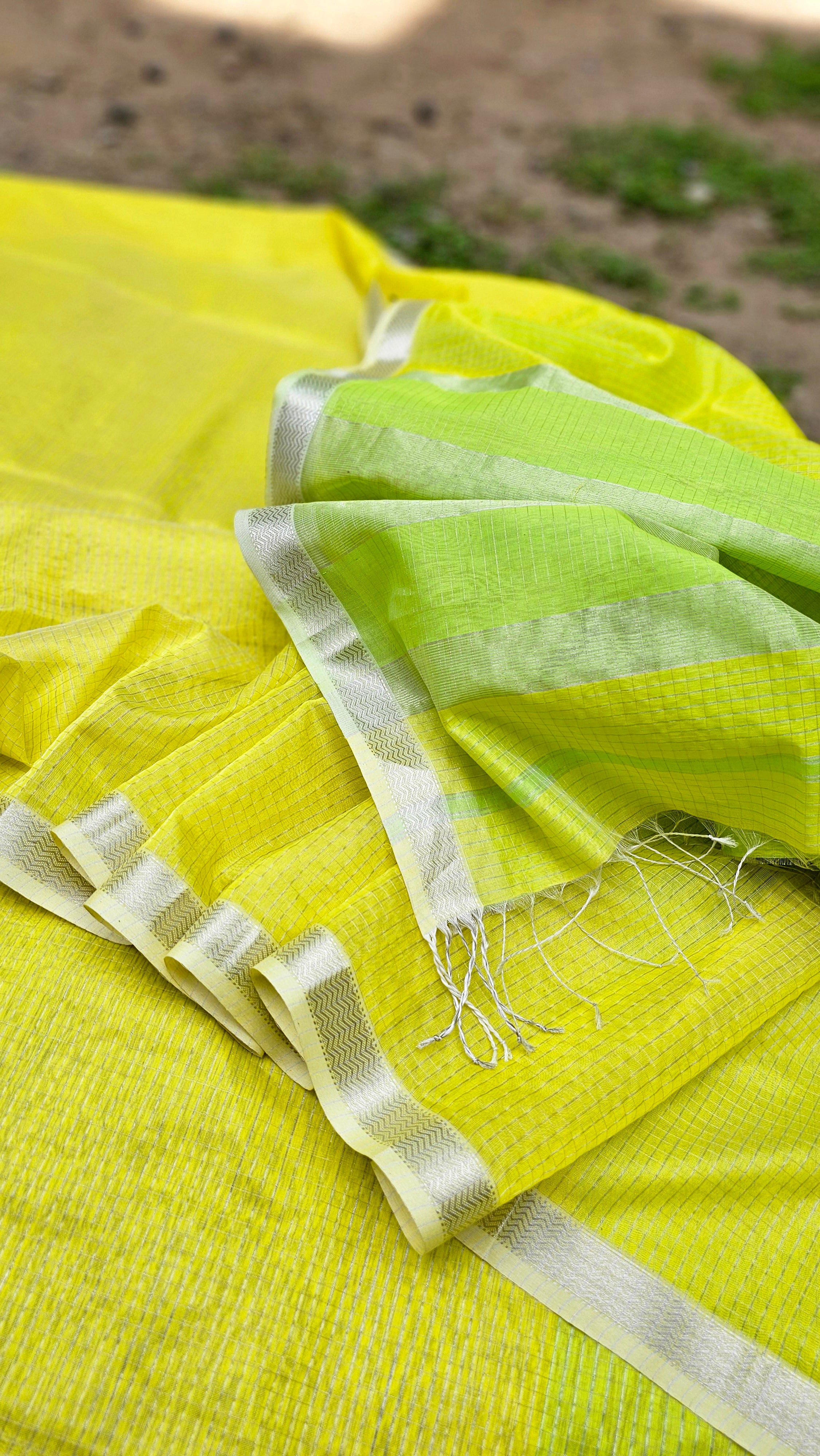 Which colour matches a yellow saree blouse? - Quora